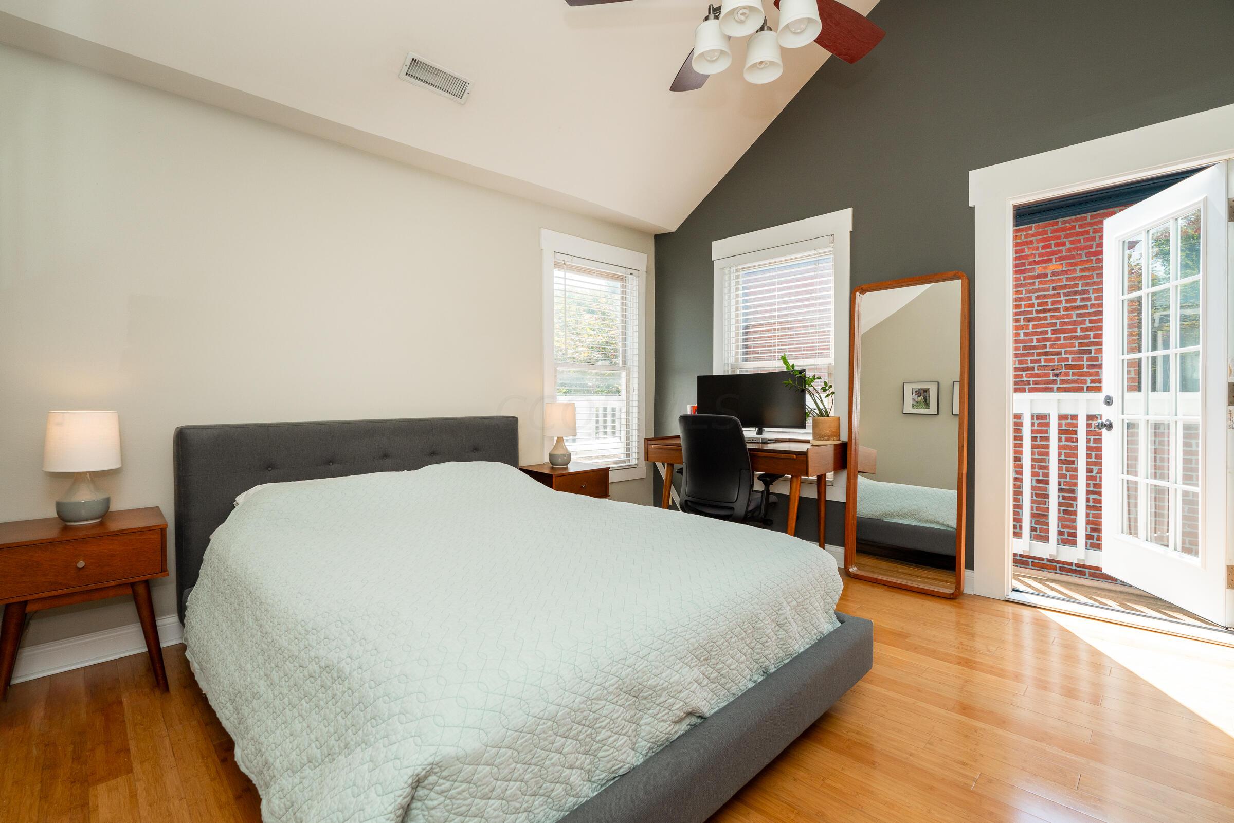 1079 Pennsylvania Avenue