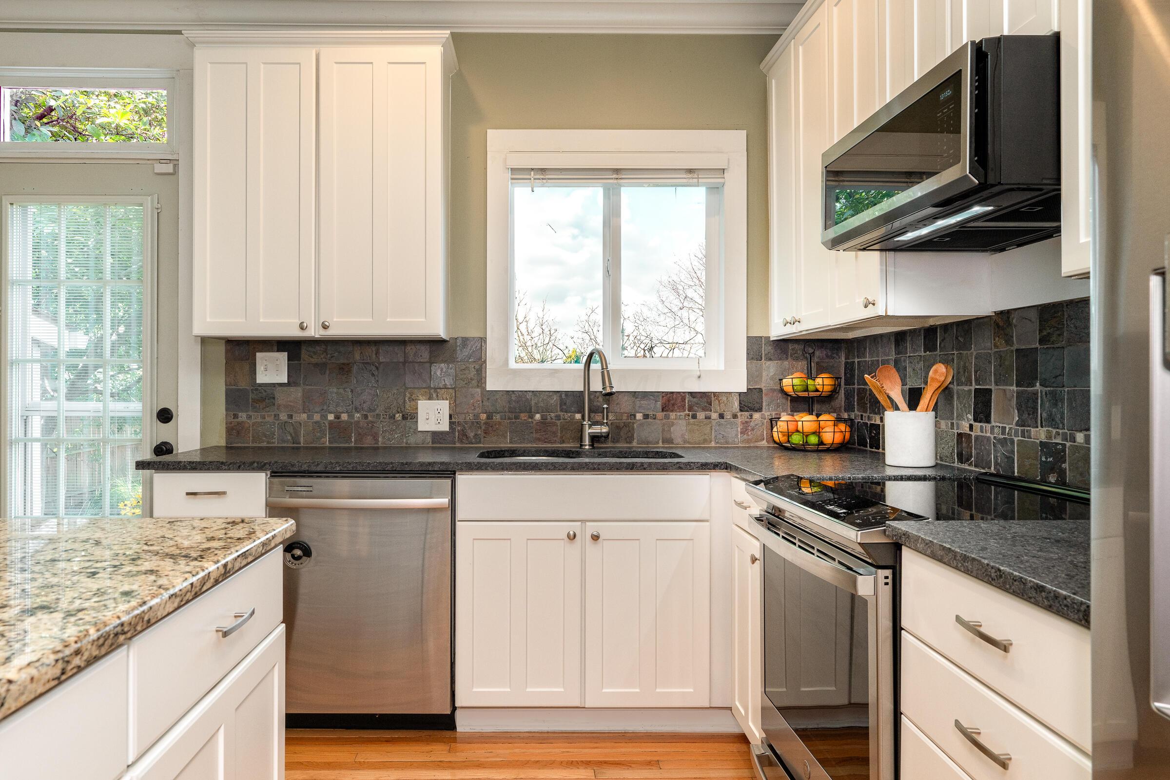 1079 Pennsylvania Avenue