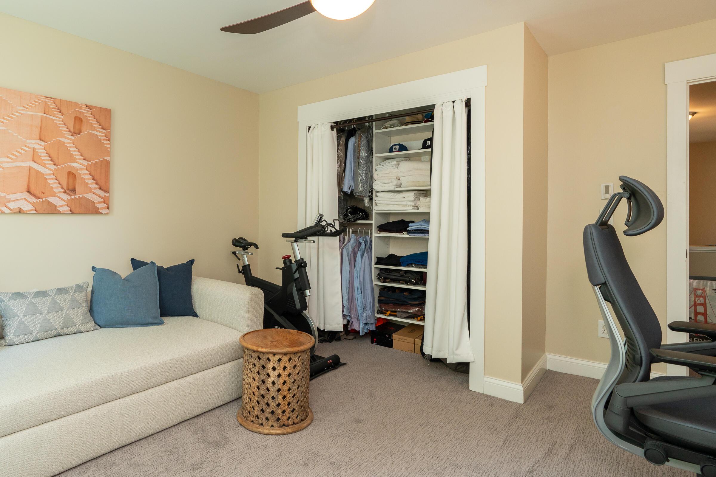 1079 Pennsylvania Avenue