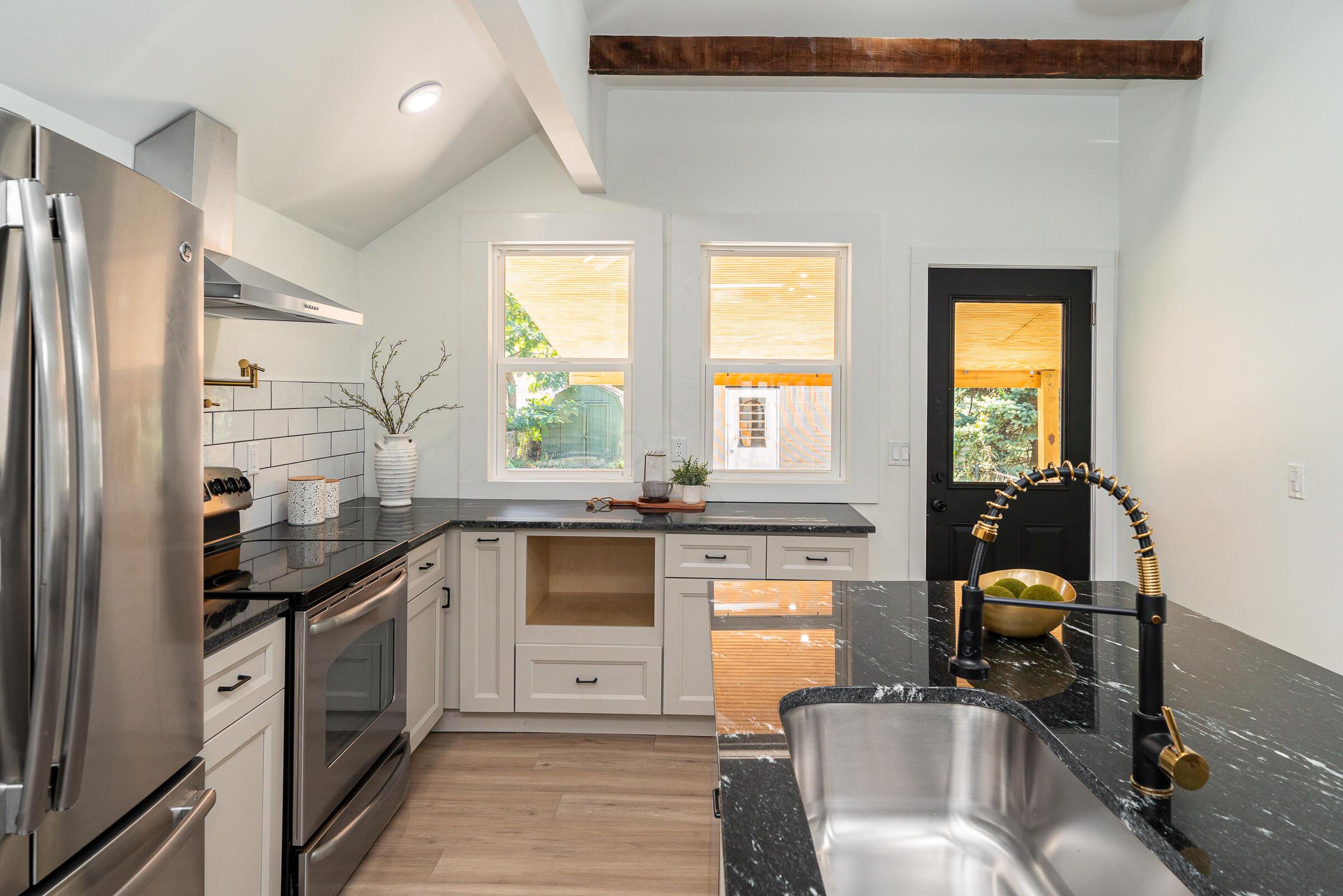 385 E Mithoff Street