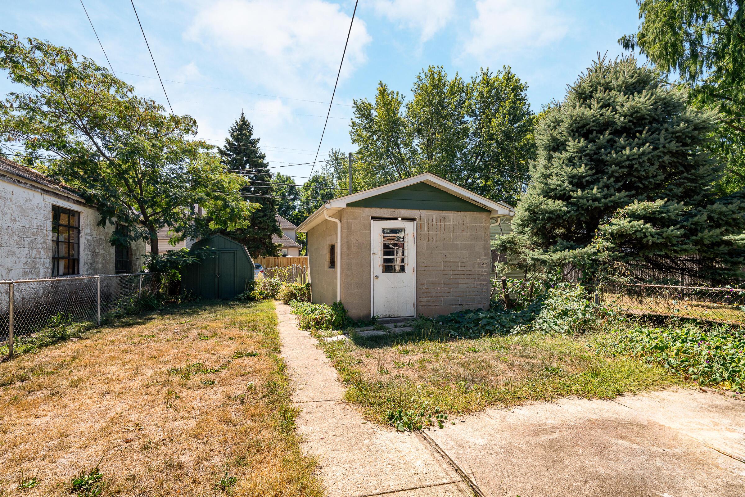 385 E Mithoff Street