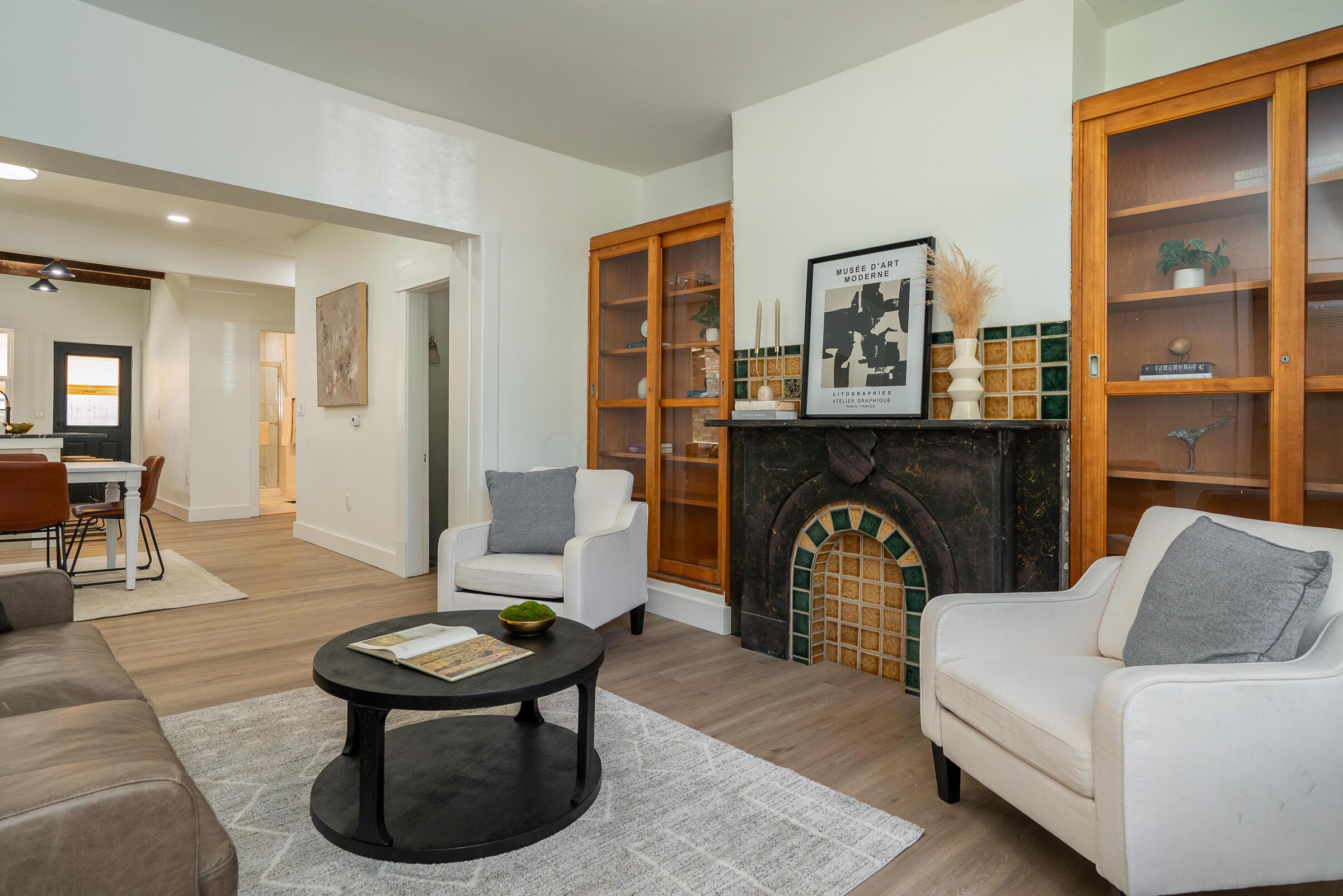 385 E Mithoff Street