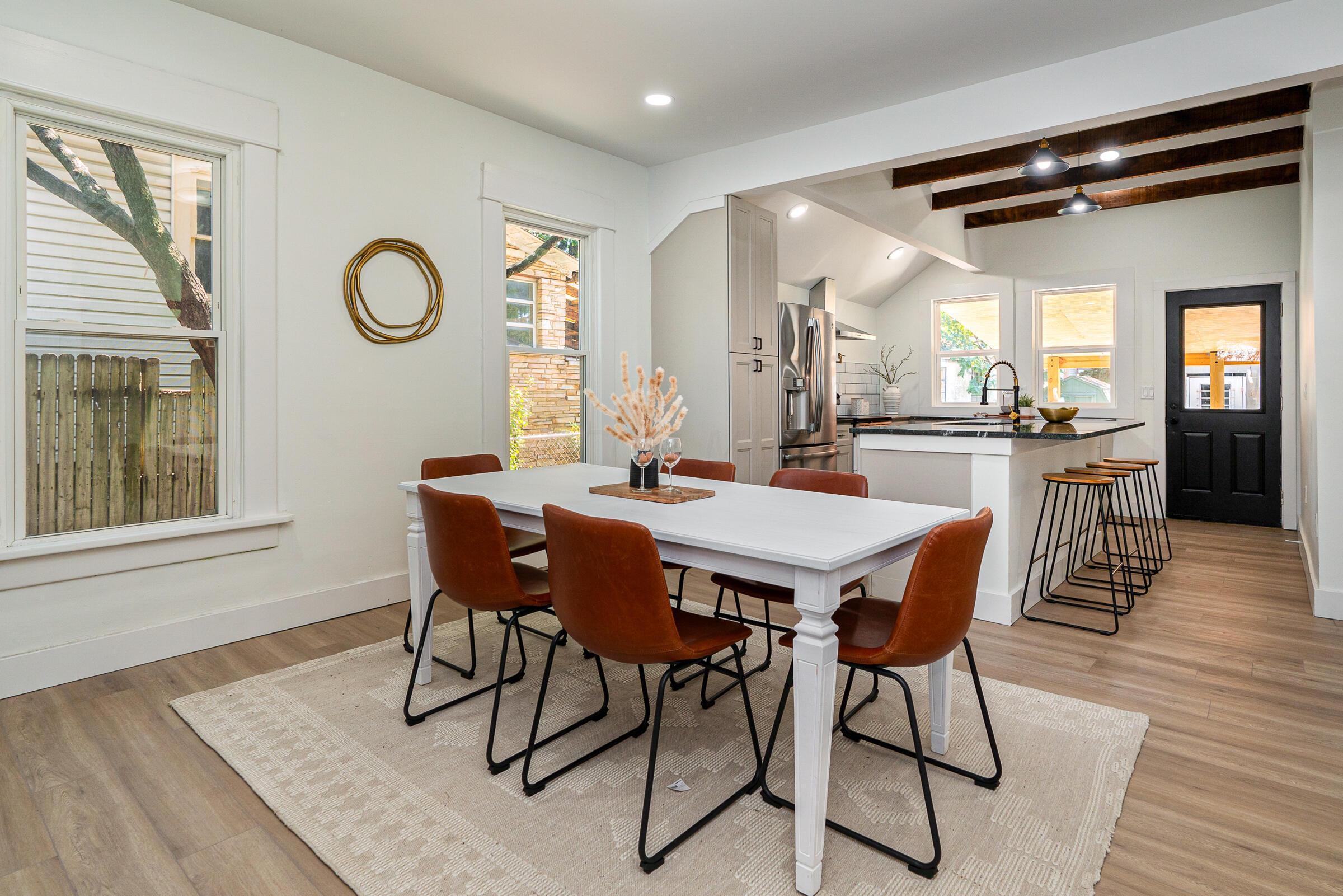 385 E Mithoff Street