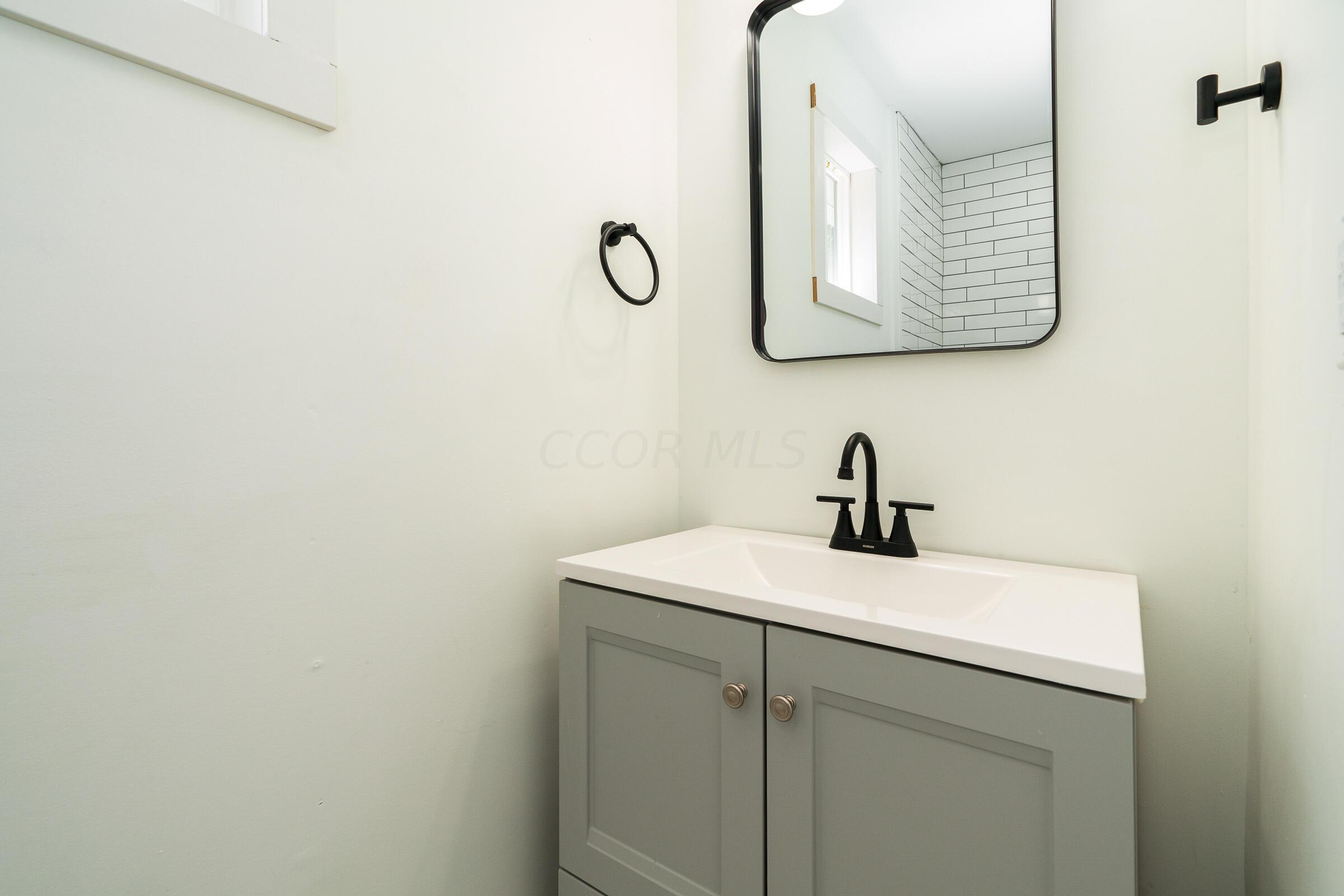 385 E Mithoff Street