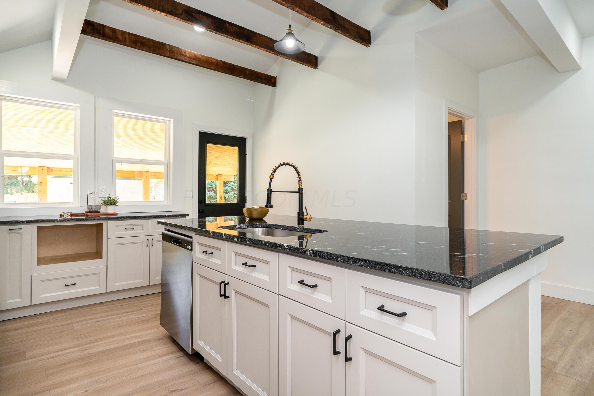 385 E Mithoff Street