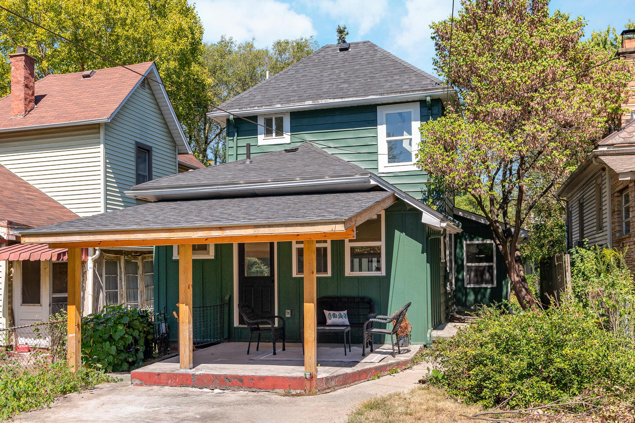 385 E Mithoff Street