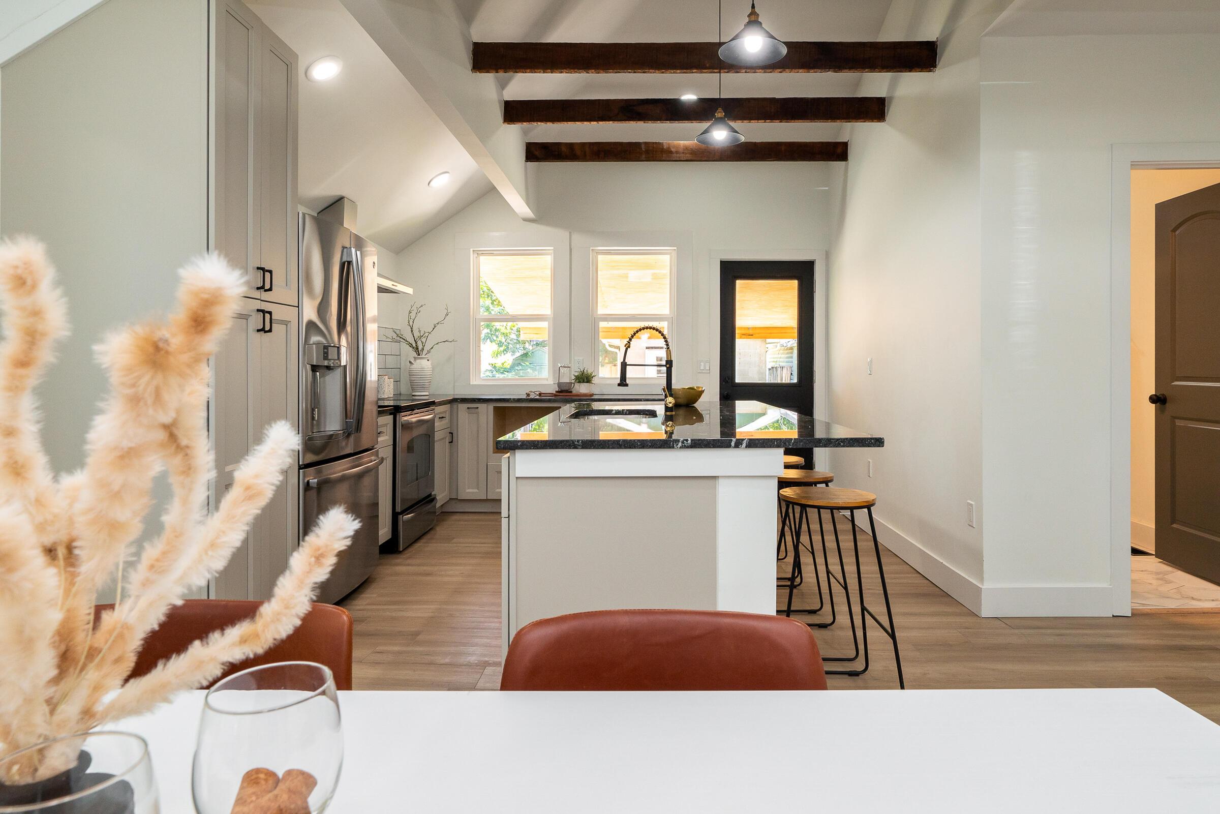 385 E Mithoff Street