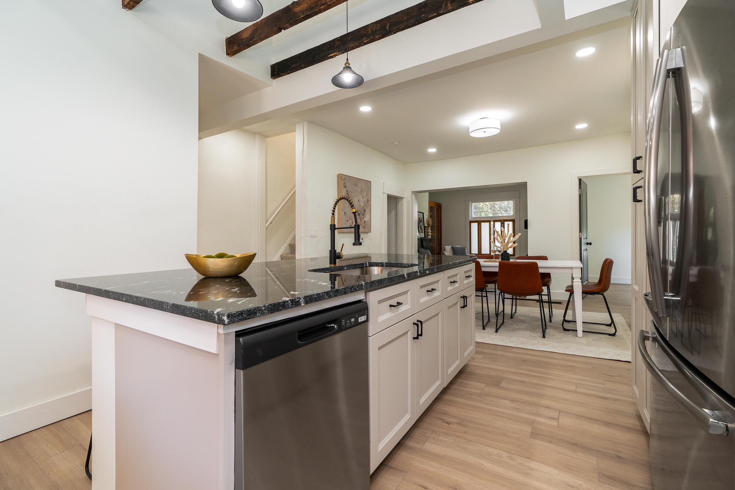 385 E Mithoff Street