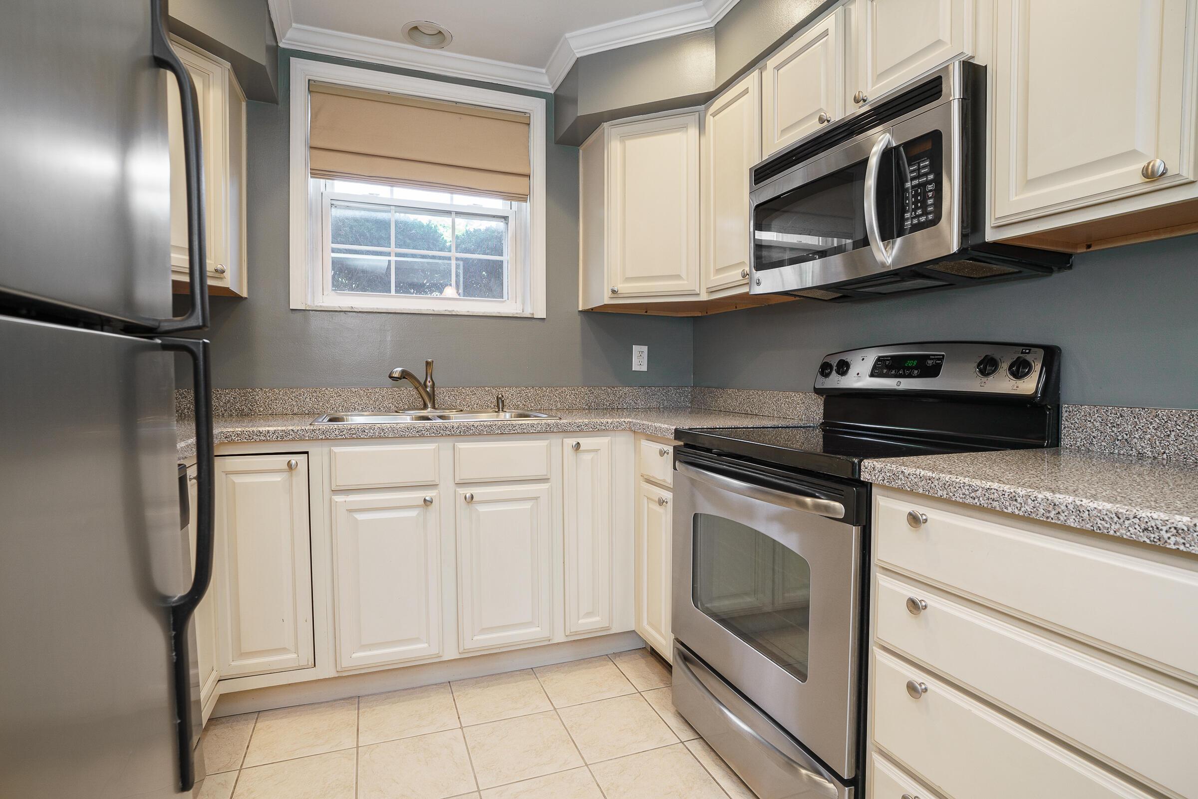 1379 Bluff Avenue, A