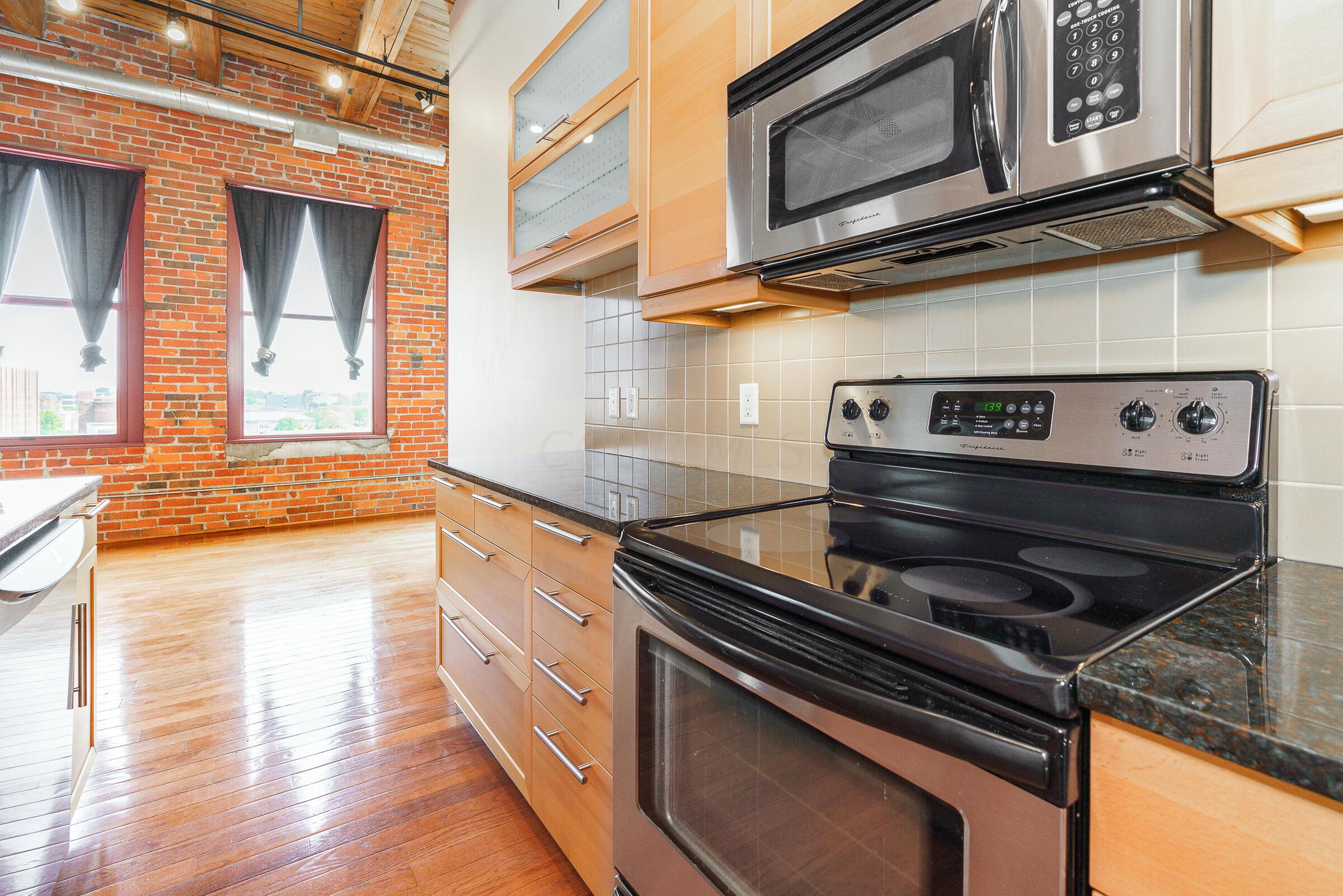 150 E Main Street, 612