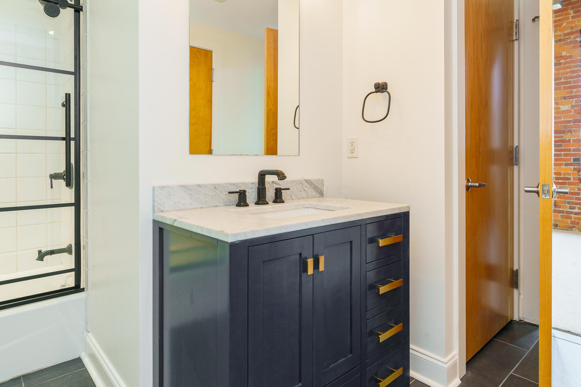 150 E Main Street, 612