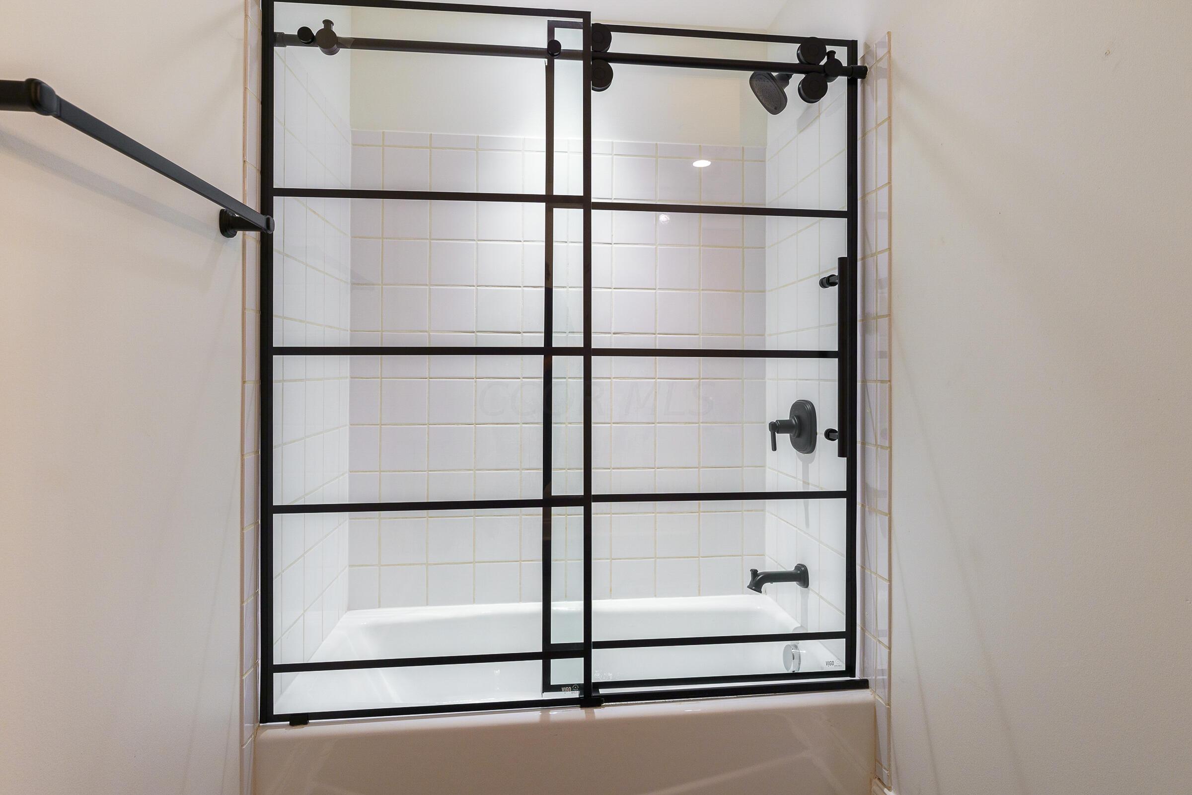 150 E Main Street, 612