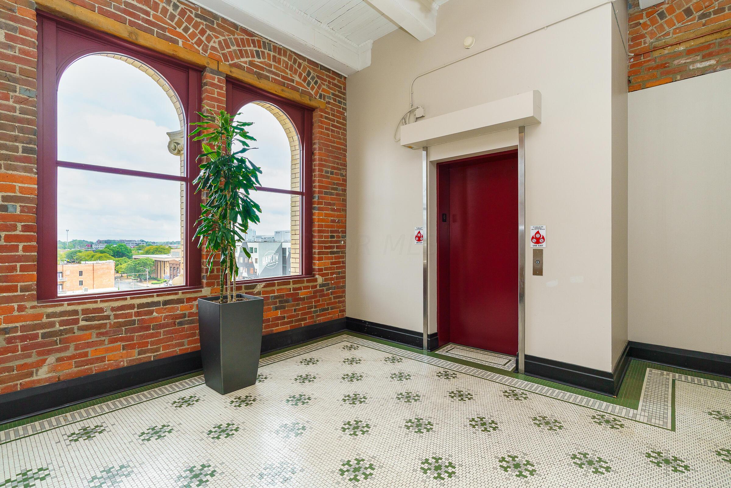 150 E Main Street, 612