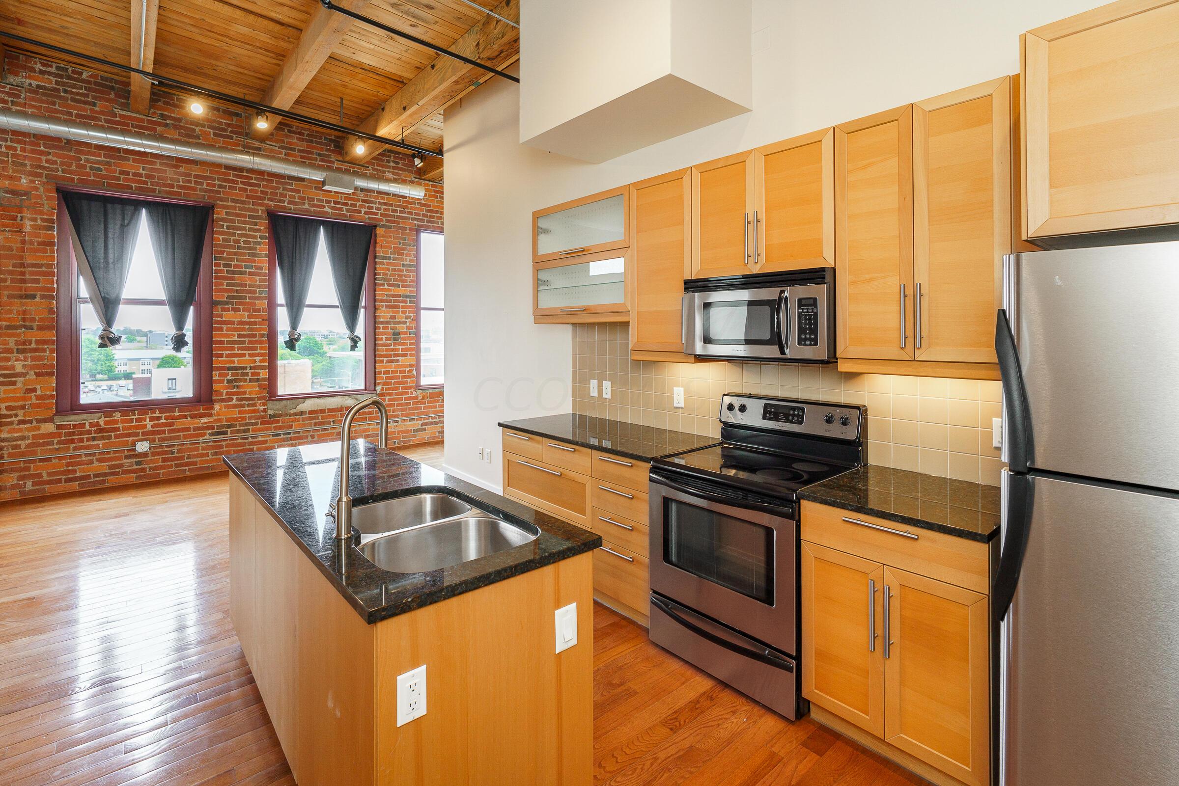 150 E Main Street, 612