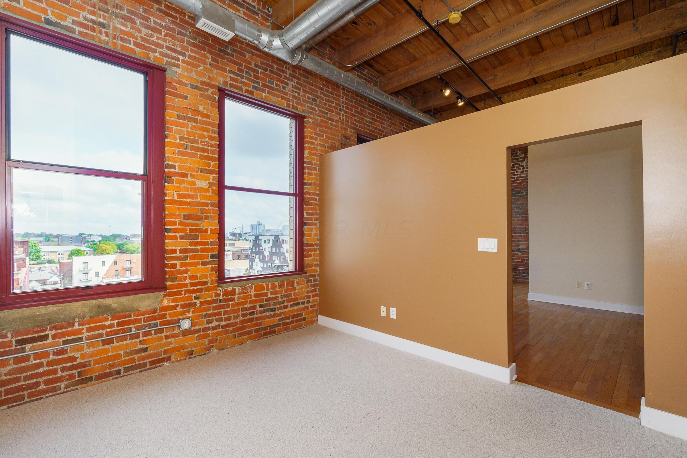 150 E Main Street, 612