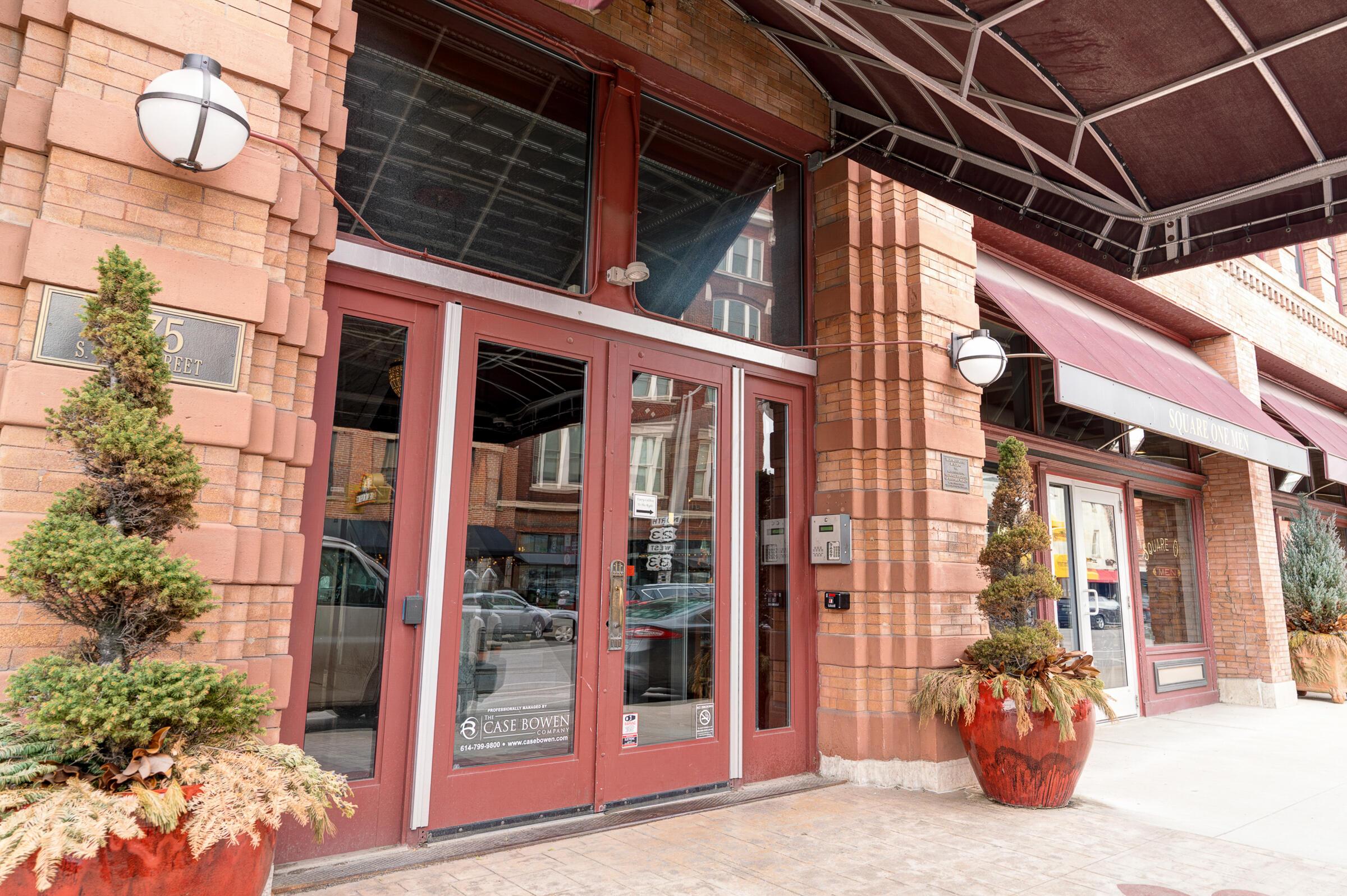 150 E Main Street, 612