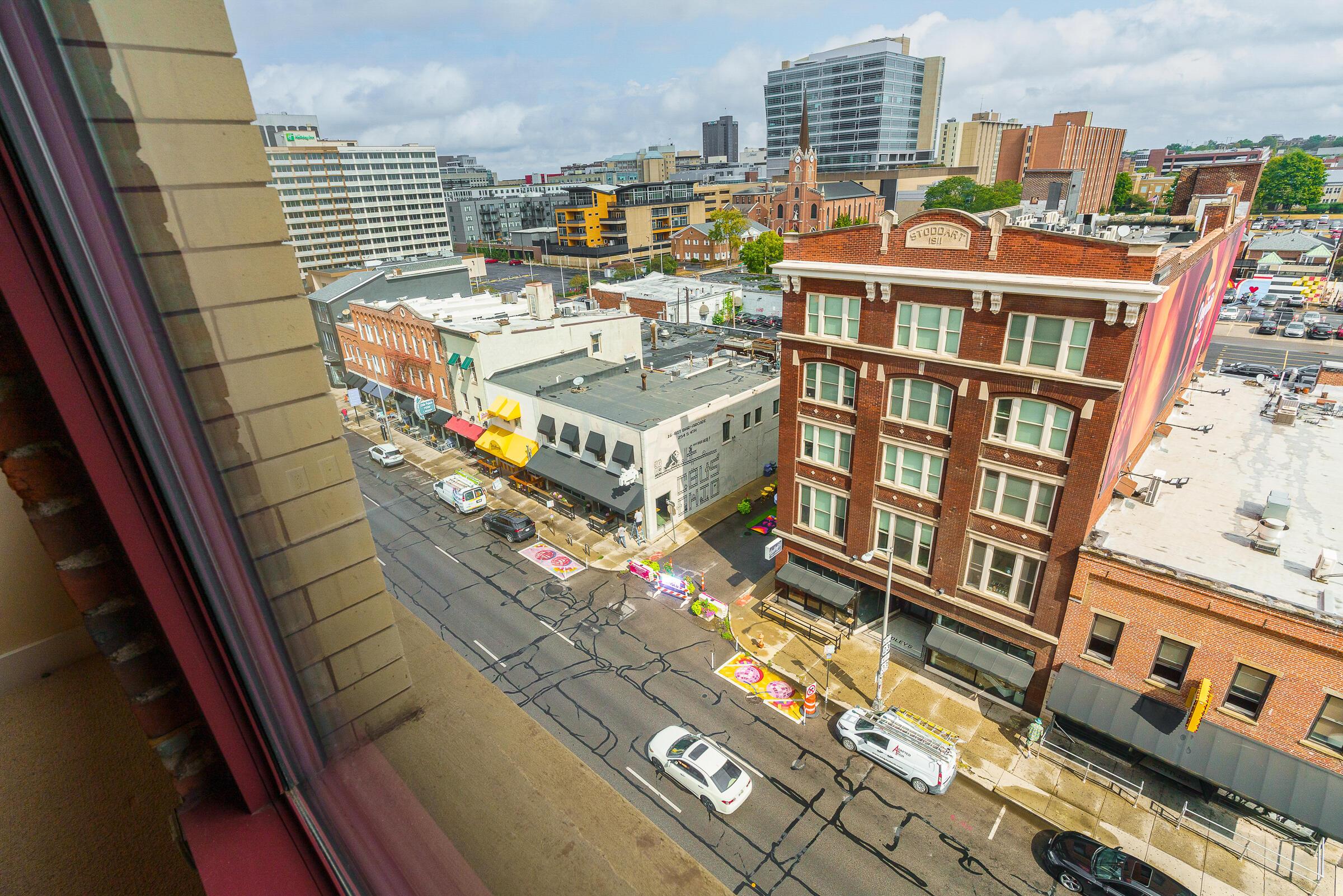 150 E Main Street, 612