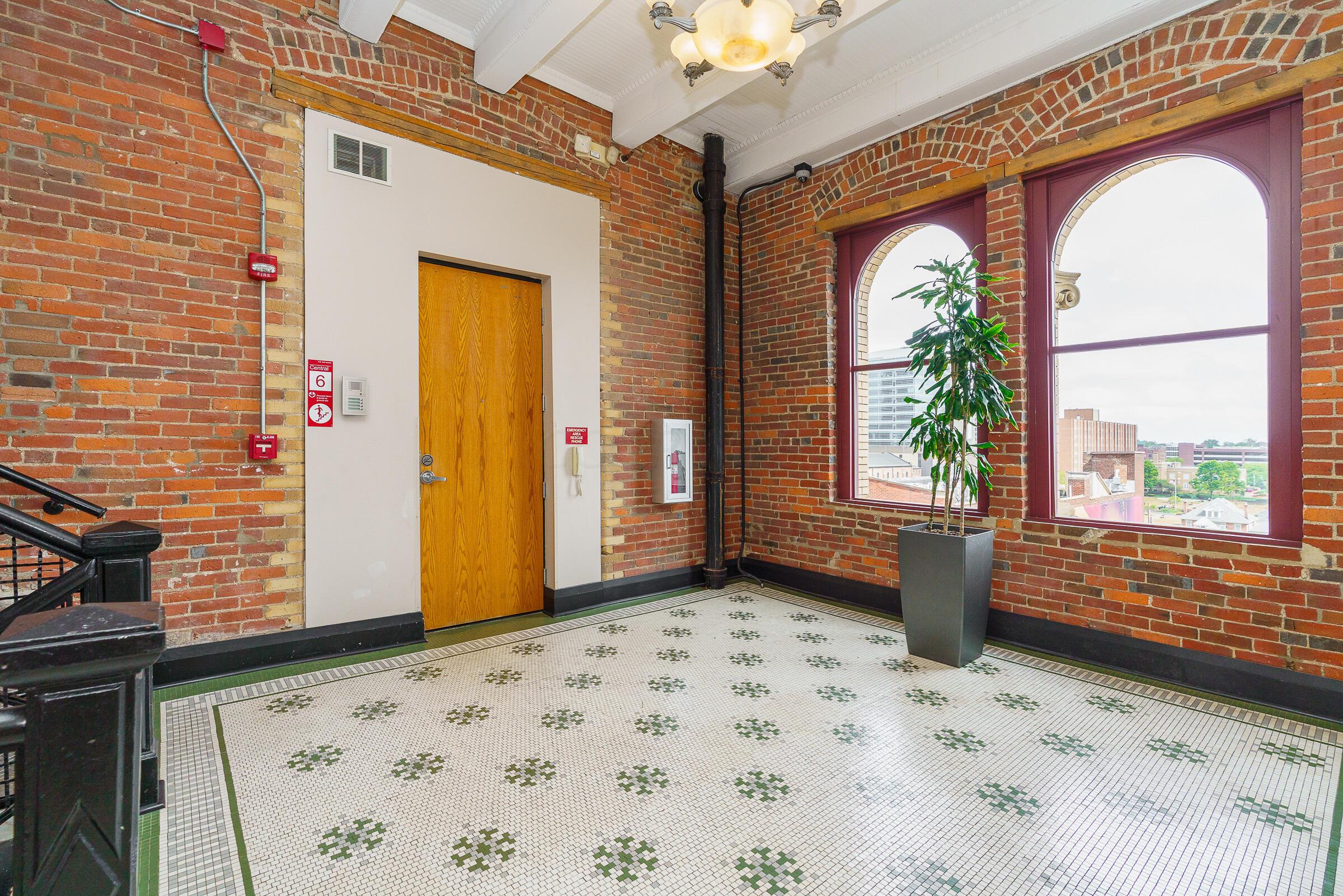 150 E Main Street, 612