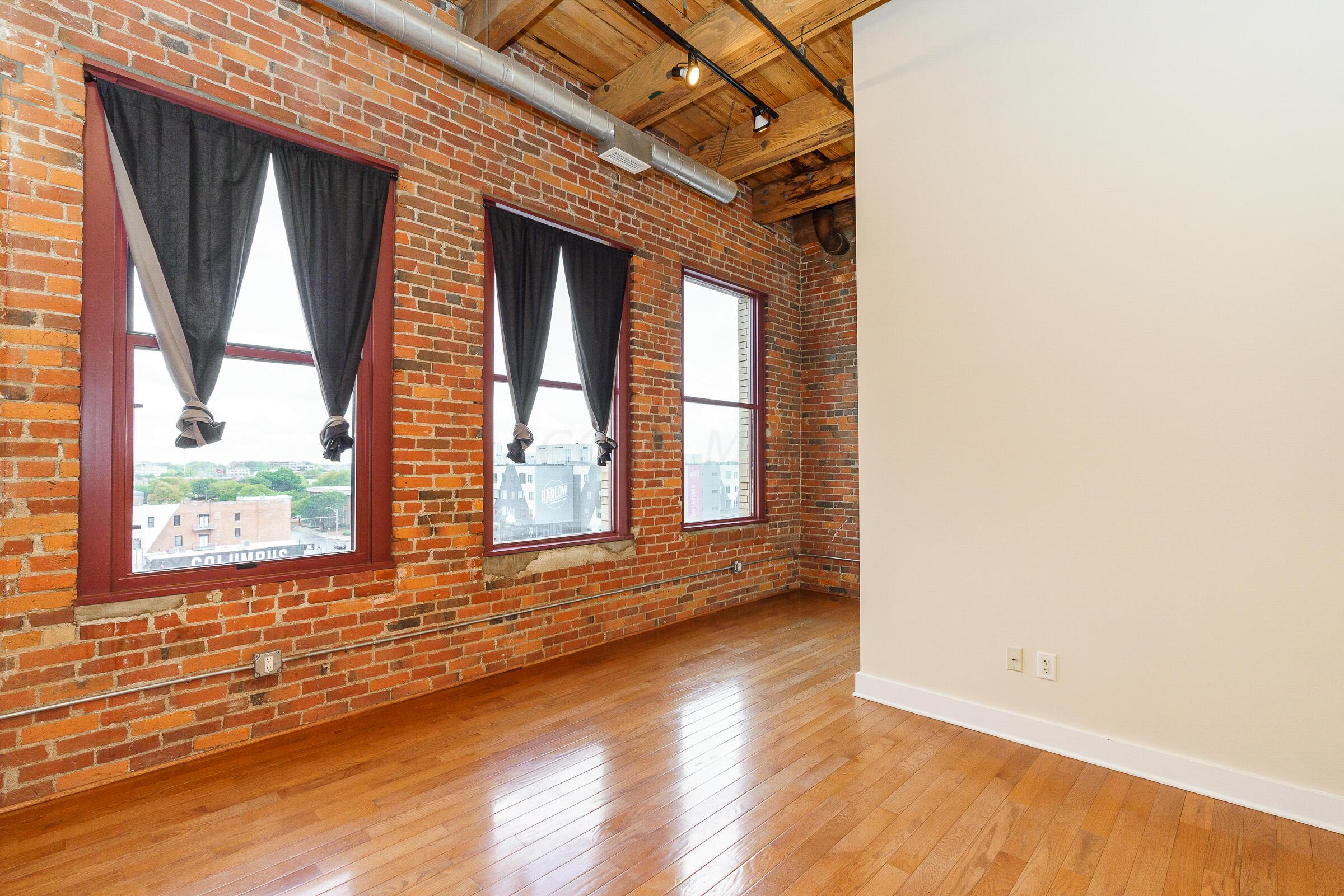 150 E Main Street, 612