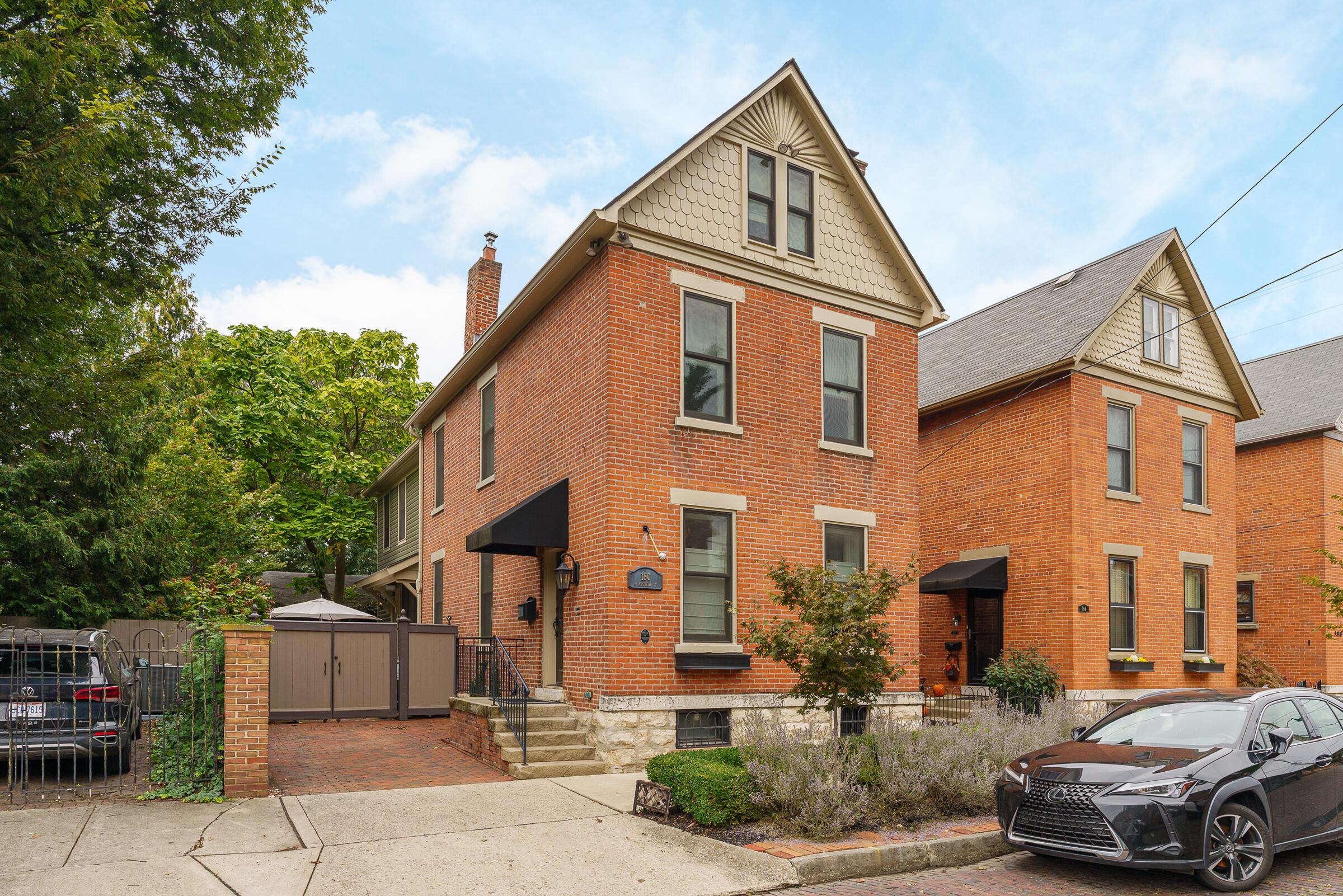 180 E Kossuth Street