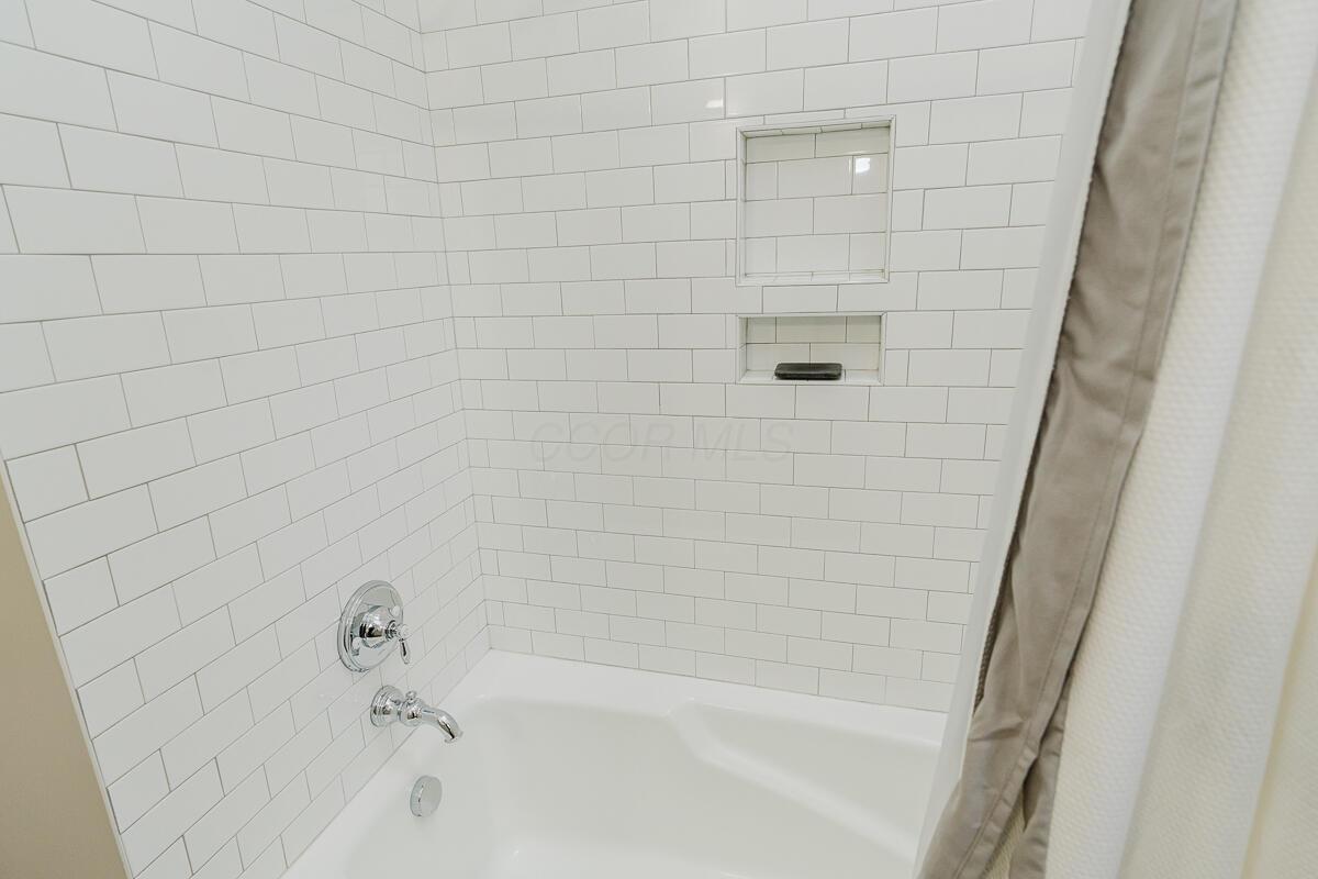 180 E Kossuth Street