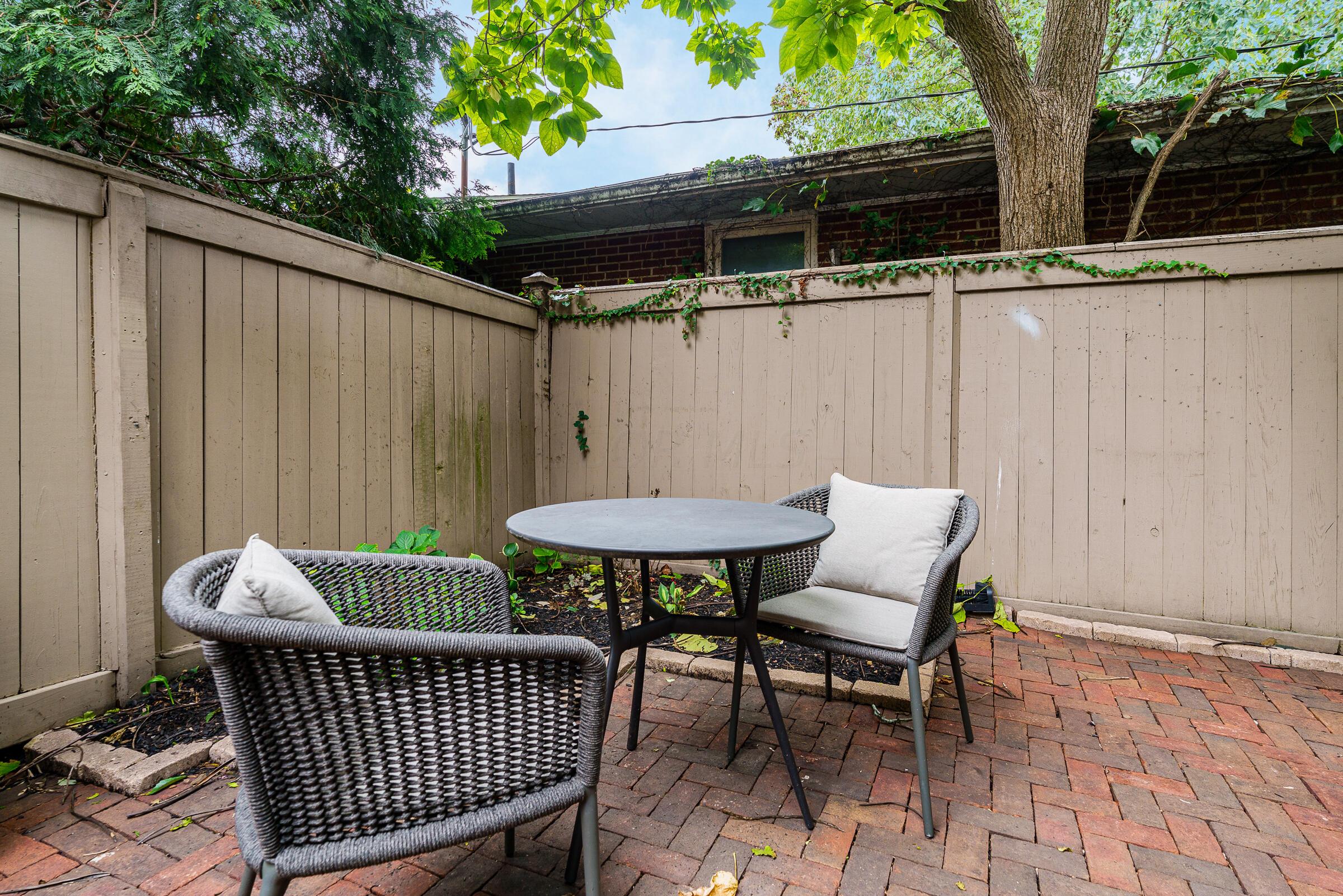 180 E Kossuth Street