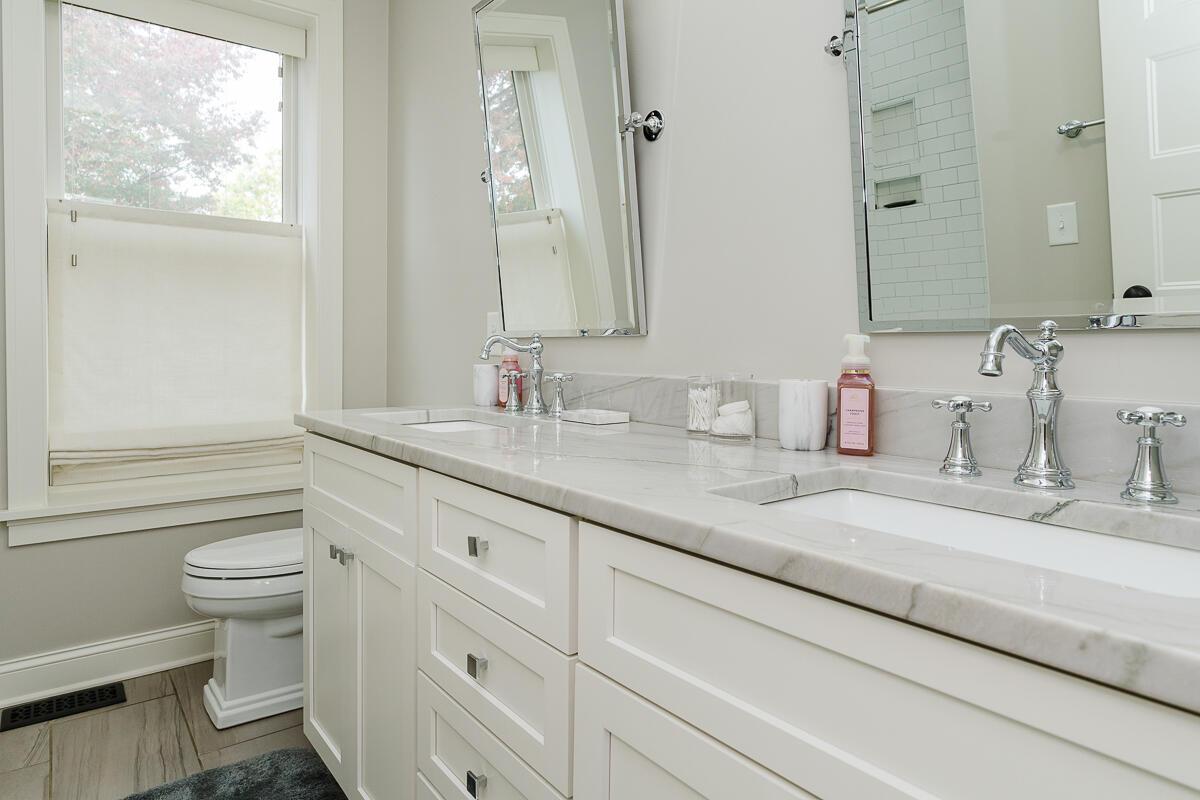 180 E Kossuth Street