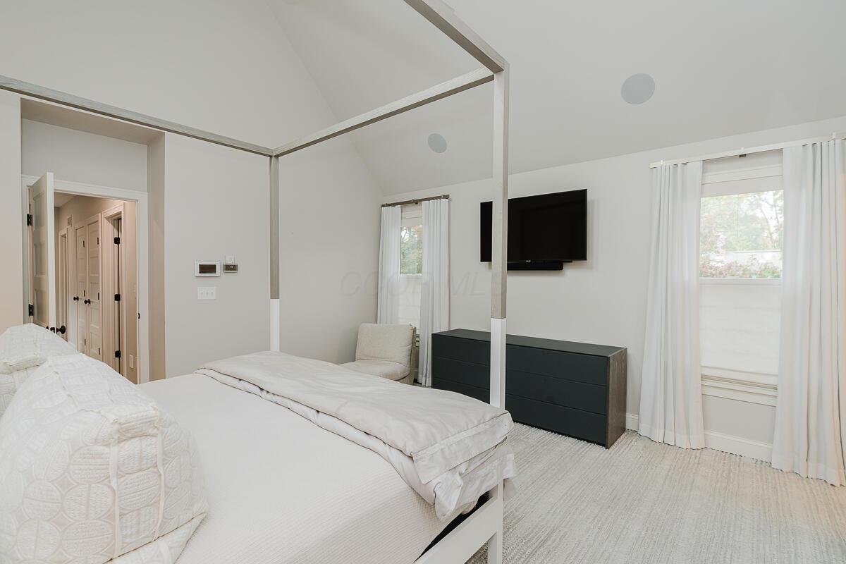 180 E Kossuth Street