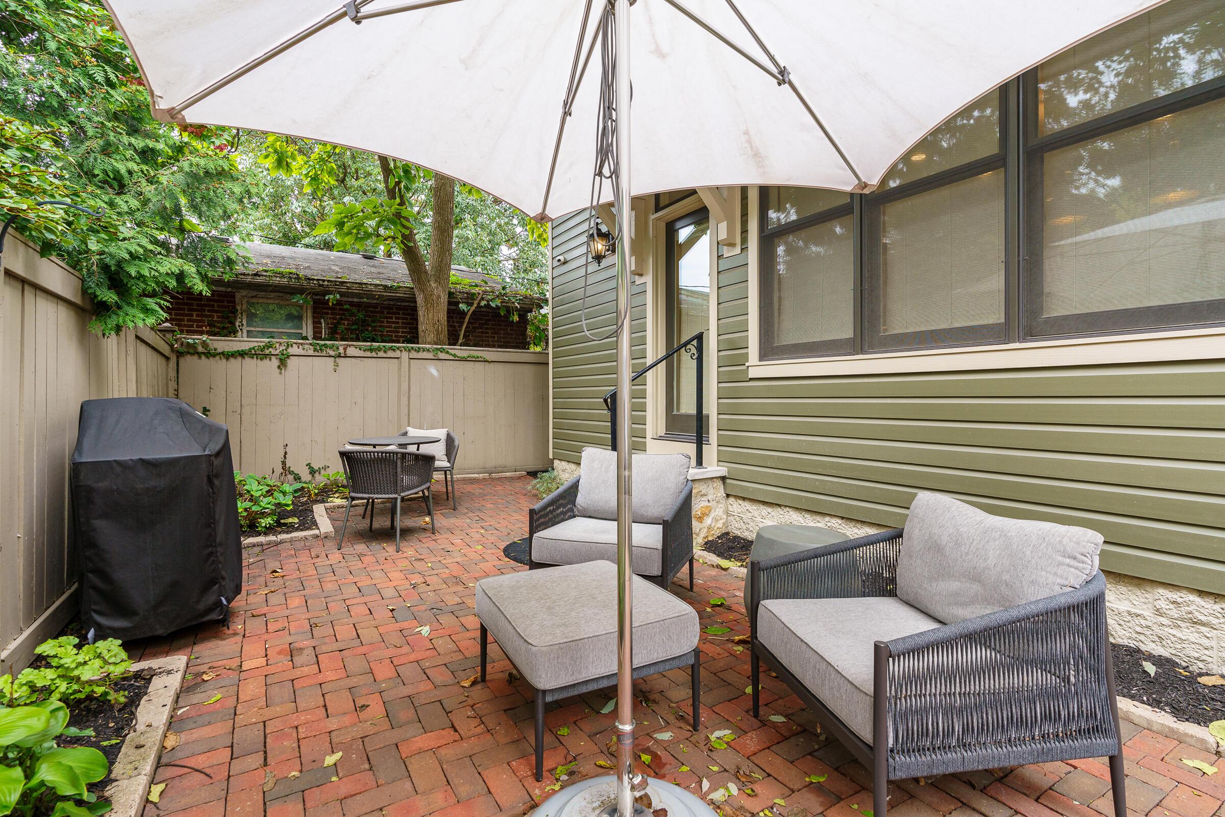 180 E Kossuth Street