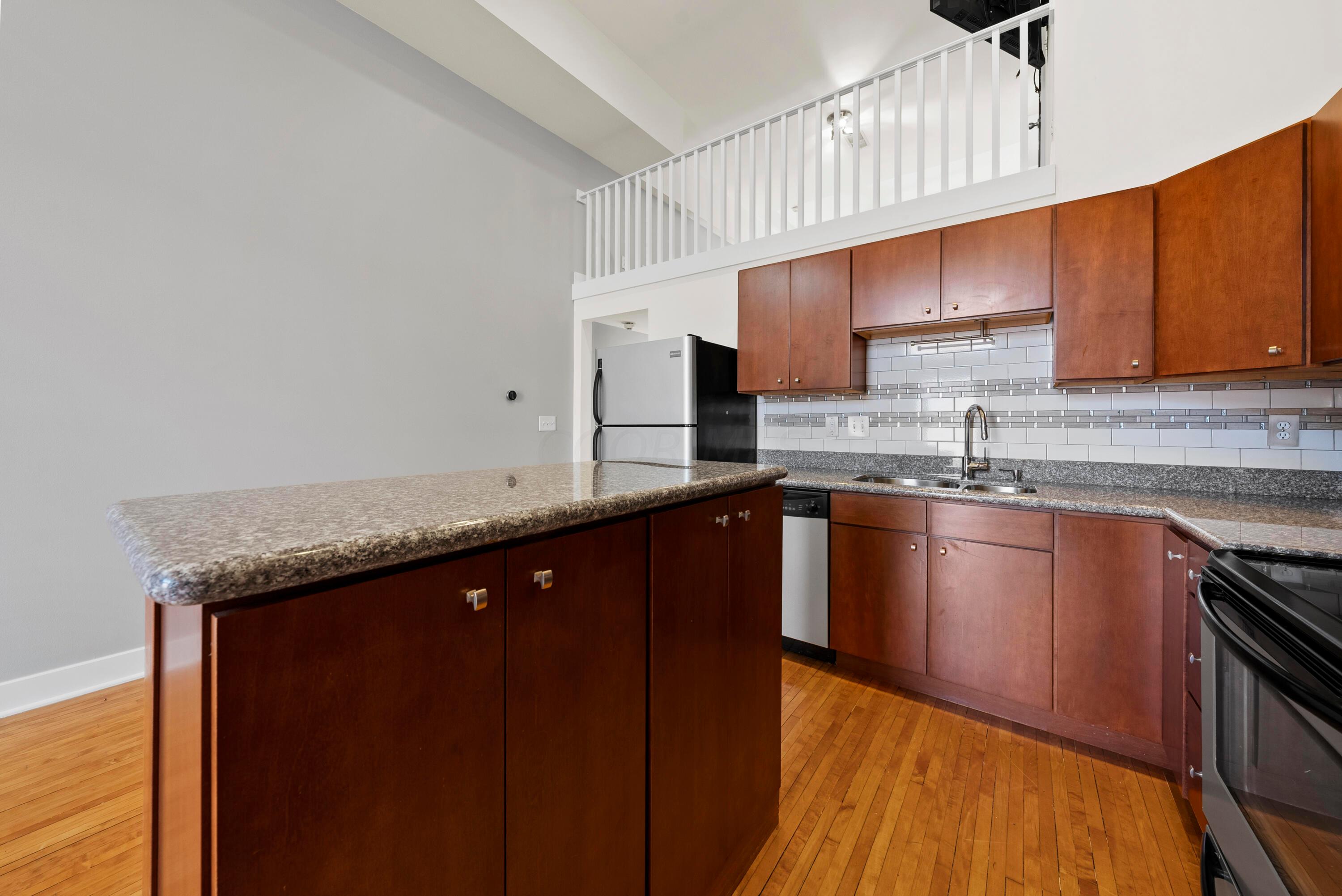 1276 N High Street, 202