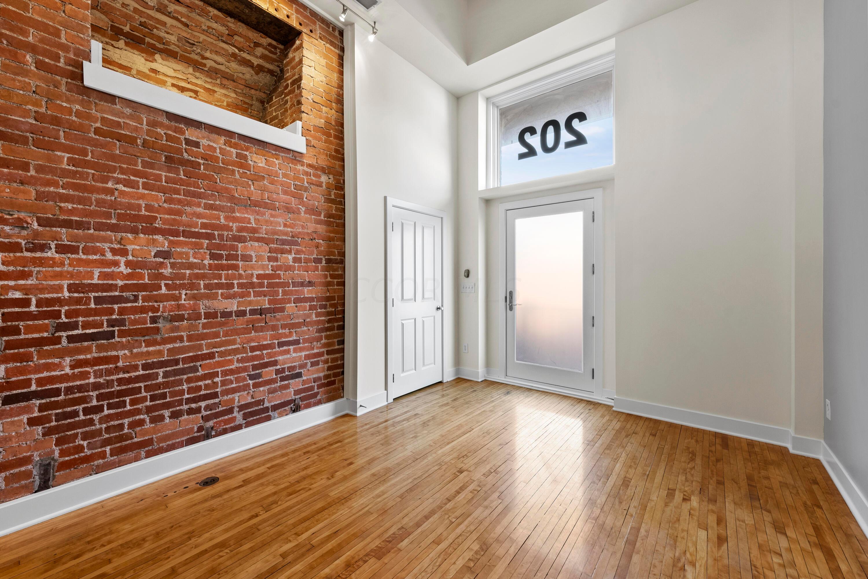 1276 N High Street, 202