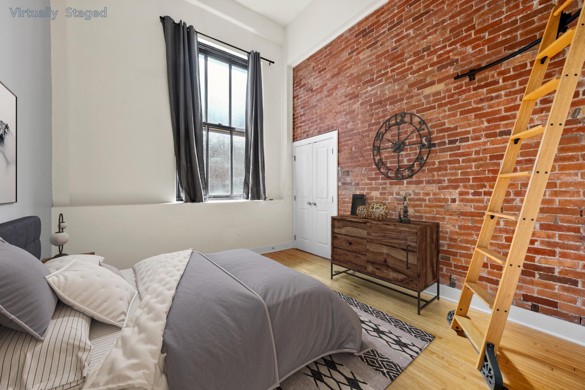 1276 N High Street, 202