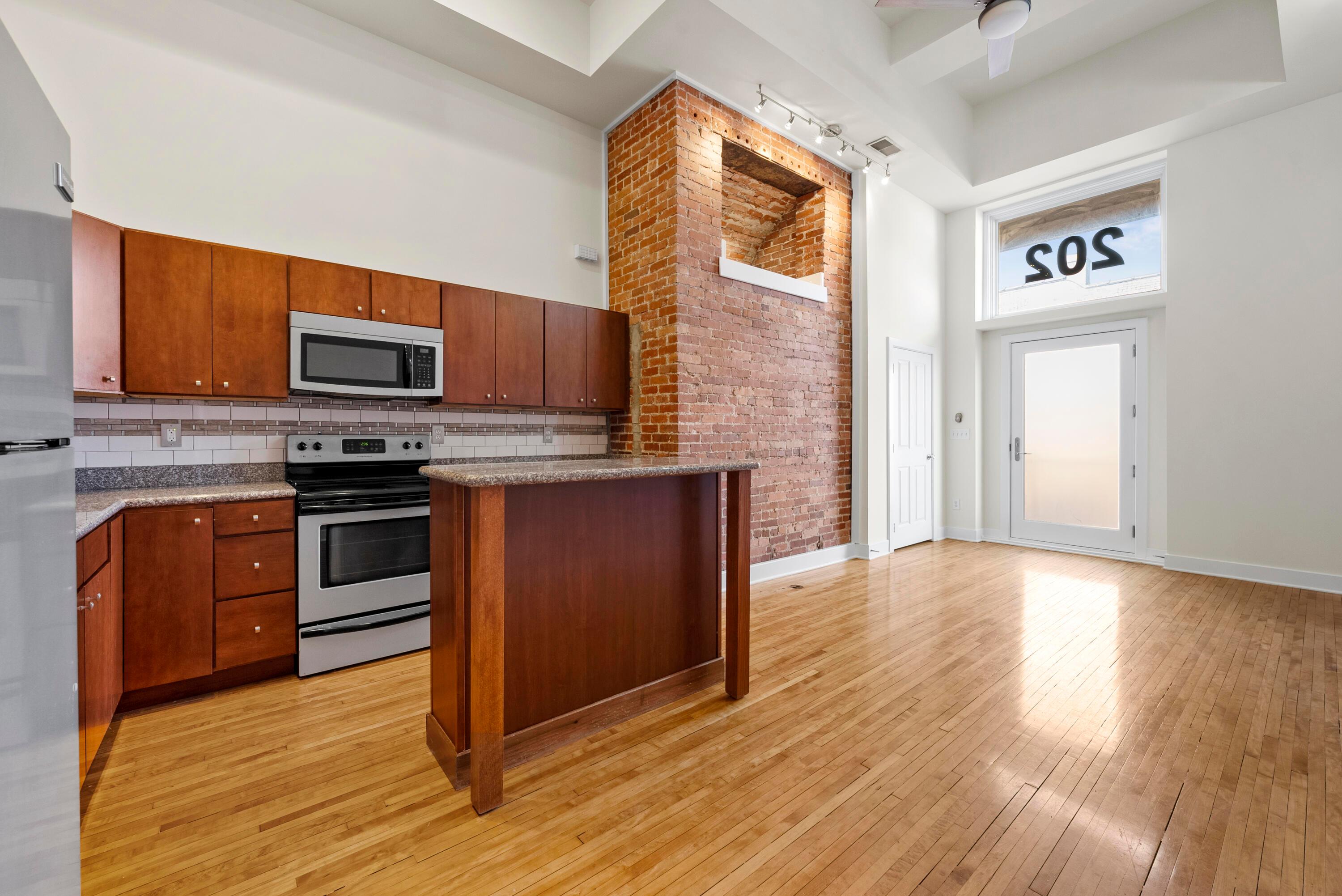 1276 N High Street, 202