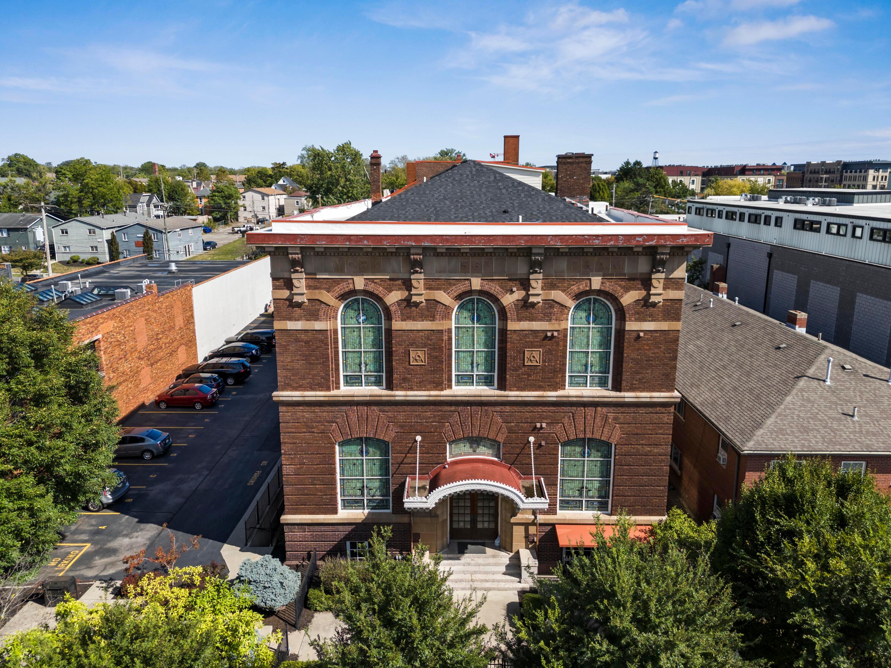 1276 N High Street, 202