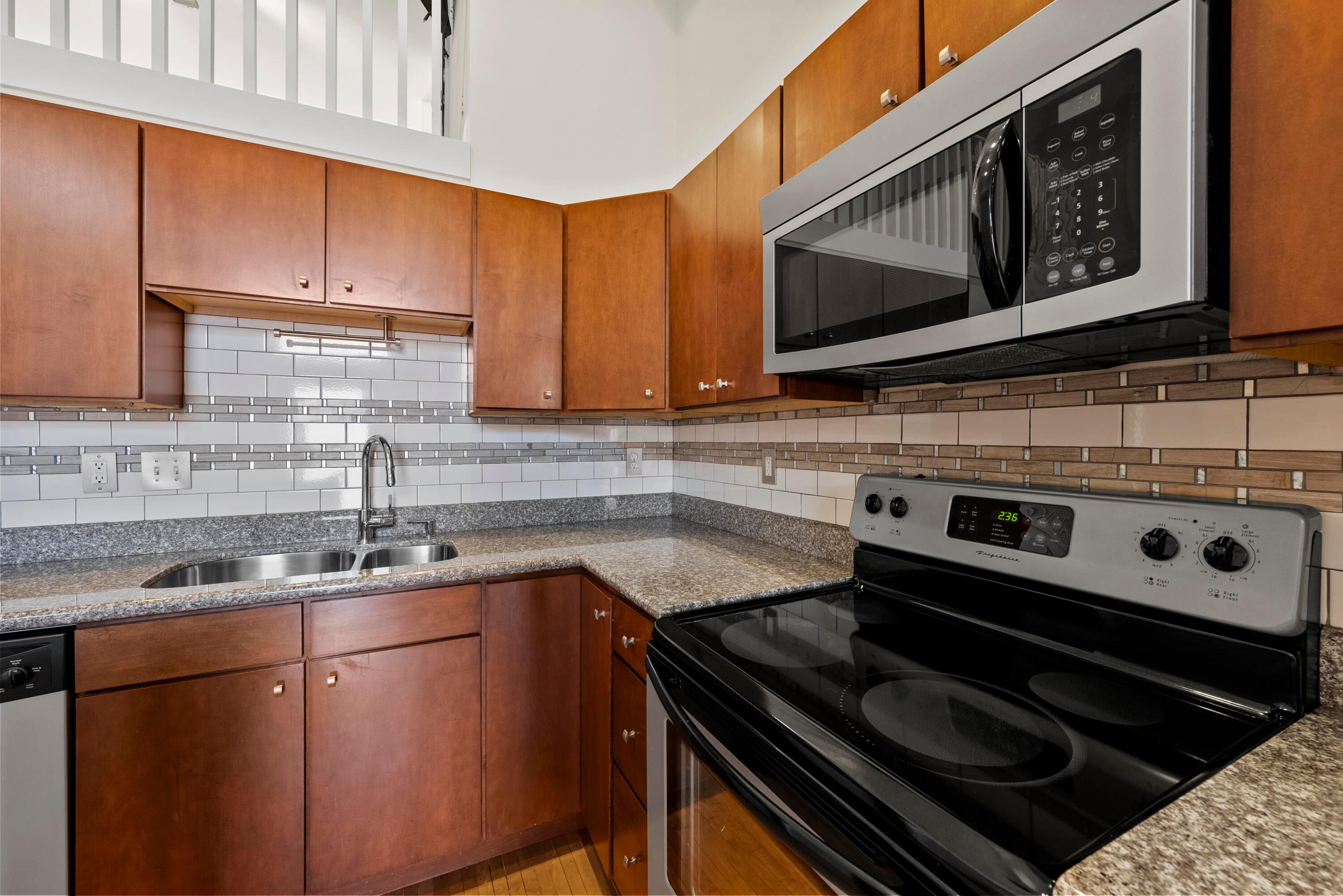 1276 N High Street, 202