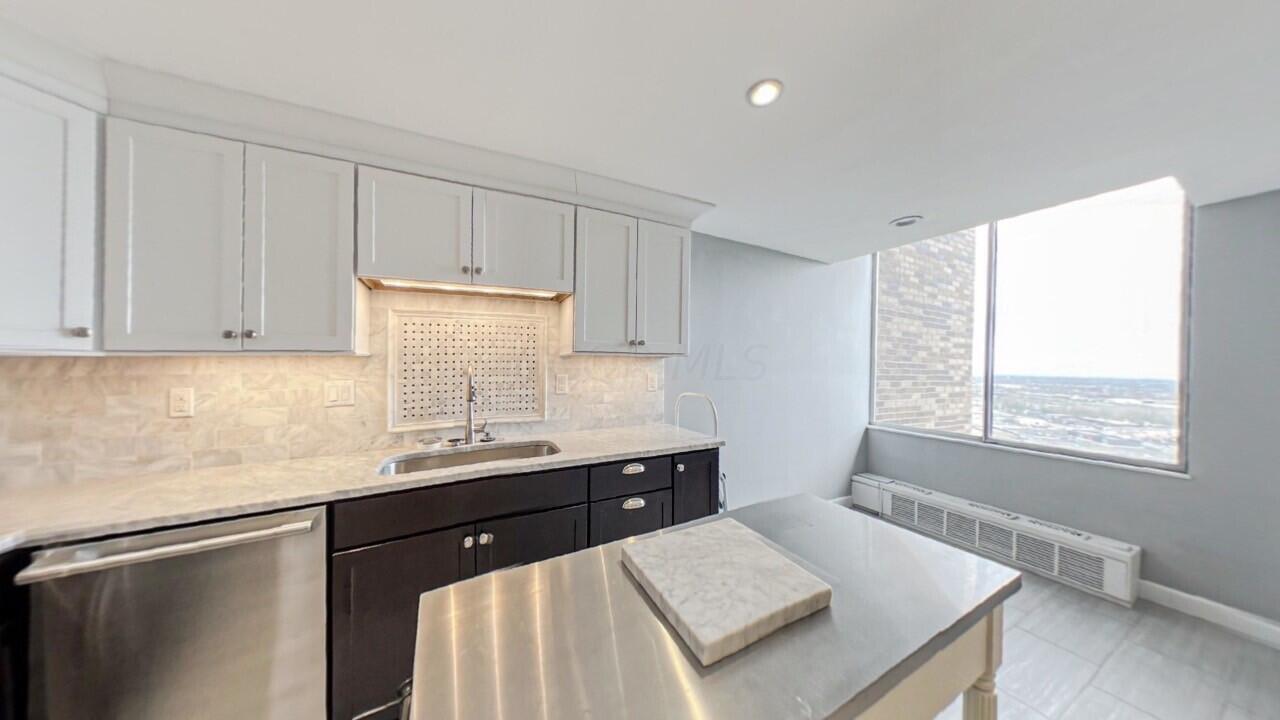 1000 Urlin Avenue, 2215