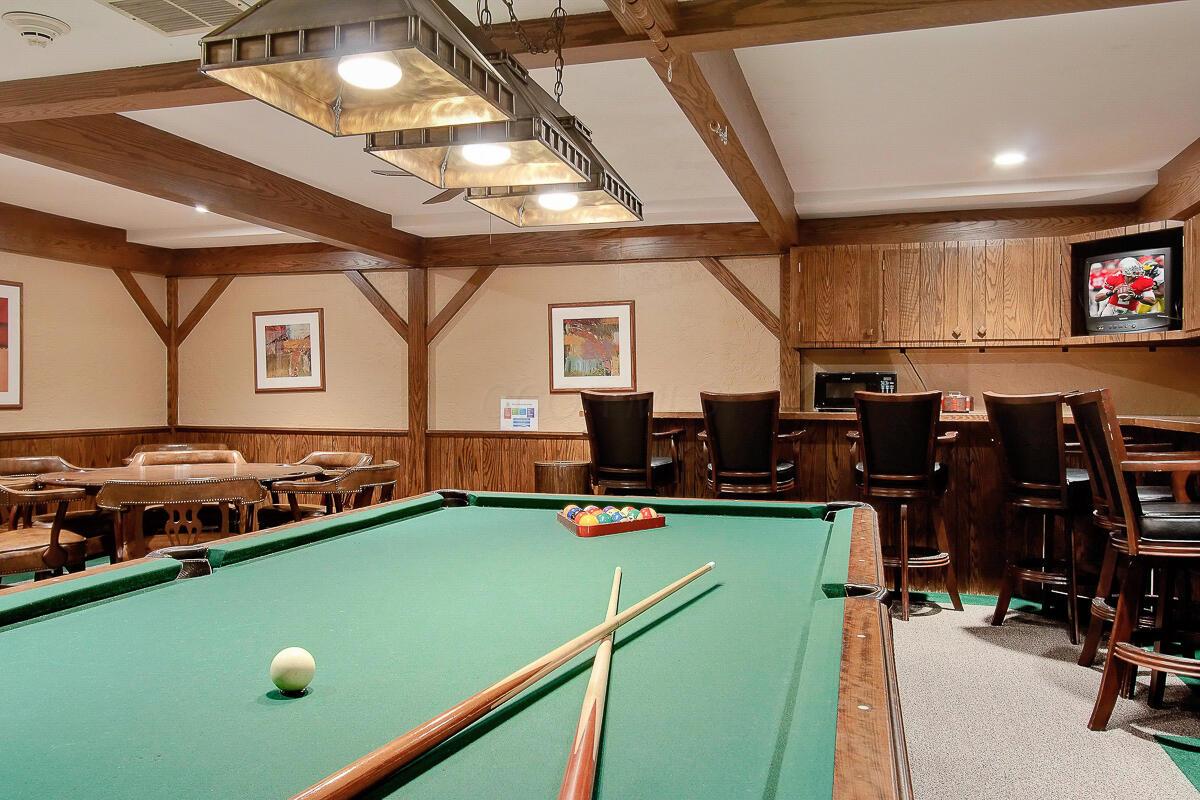 1000 Urlin Avenue, 2215