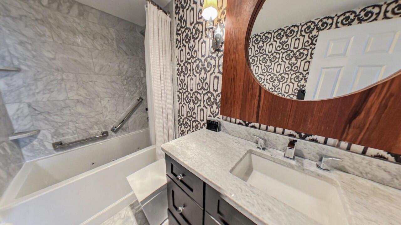 1000 Urlin Avenue, 2215