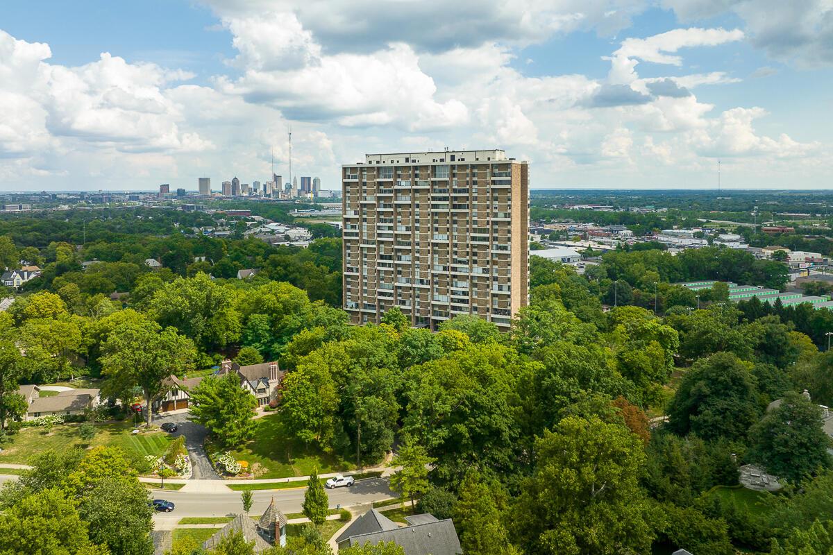 1000 Urlin Avenue, 2215