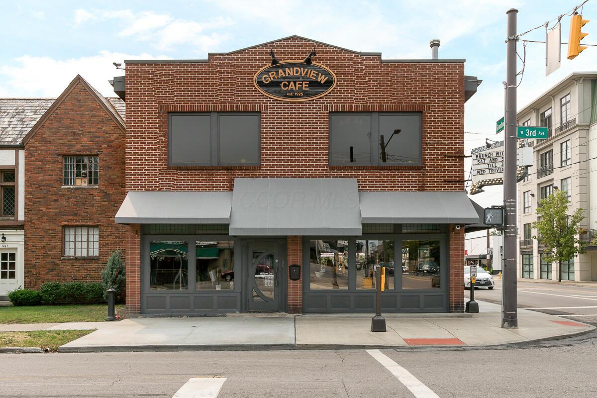 1000 Urlin Avenue, 2215