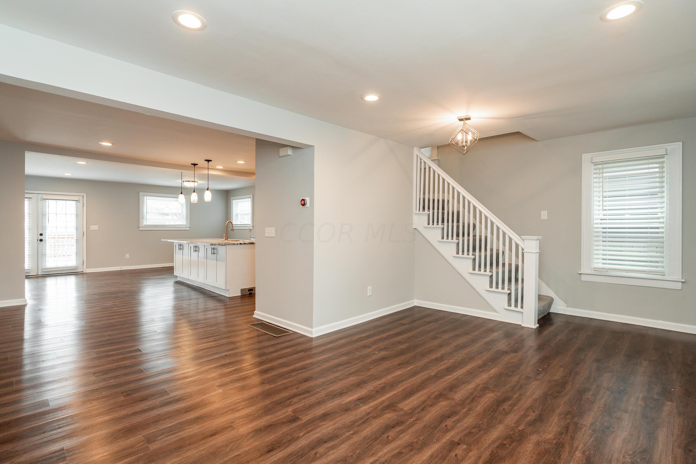 874 Carpenter Street