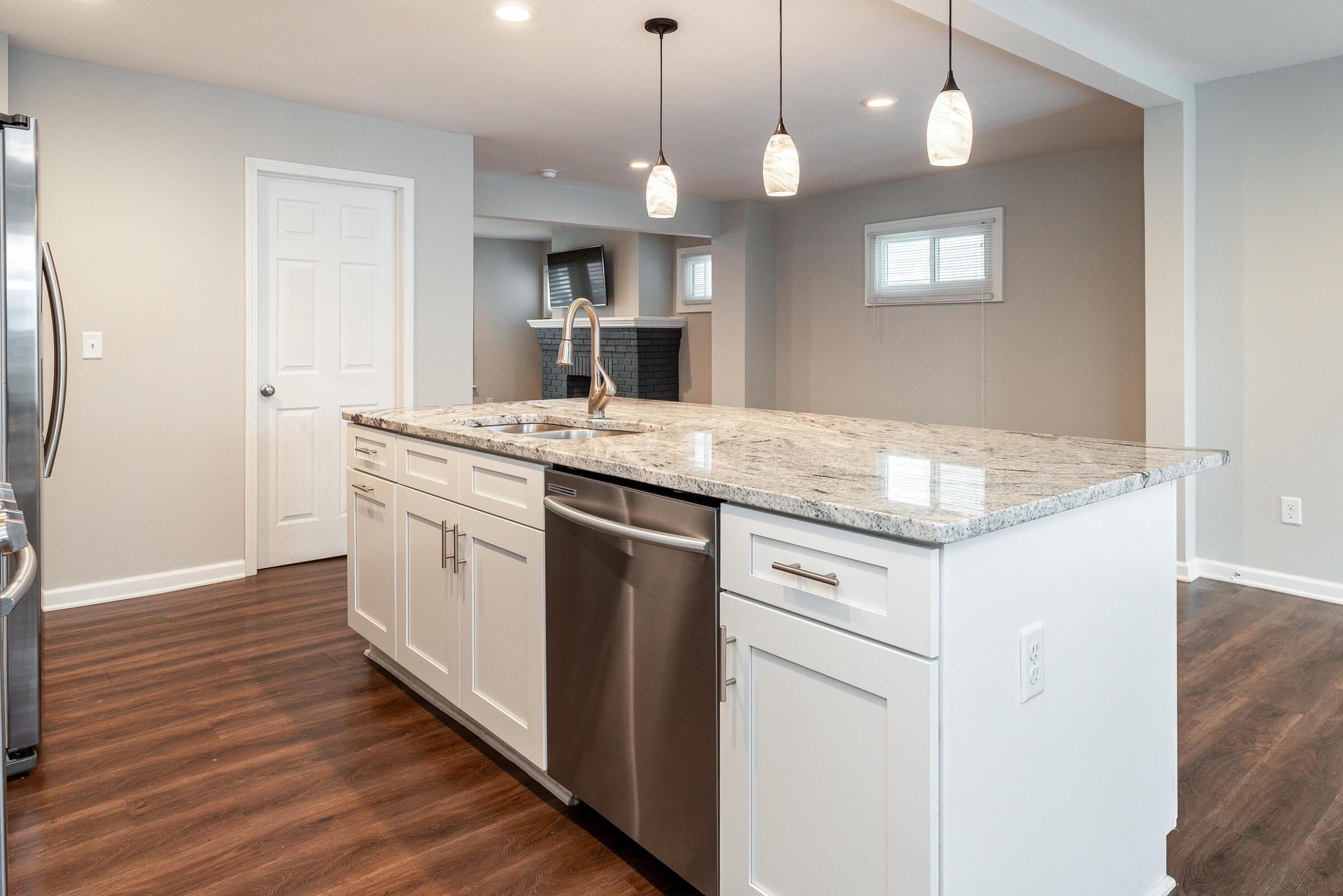 874 Carpenter Street