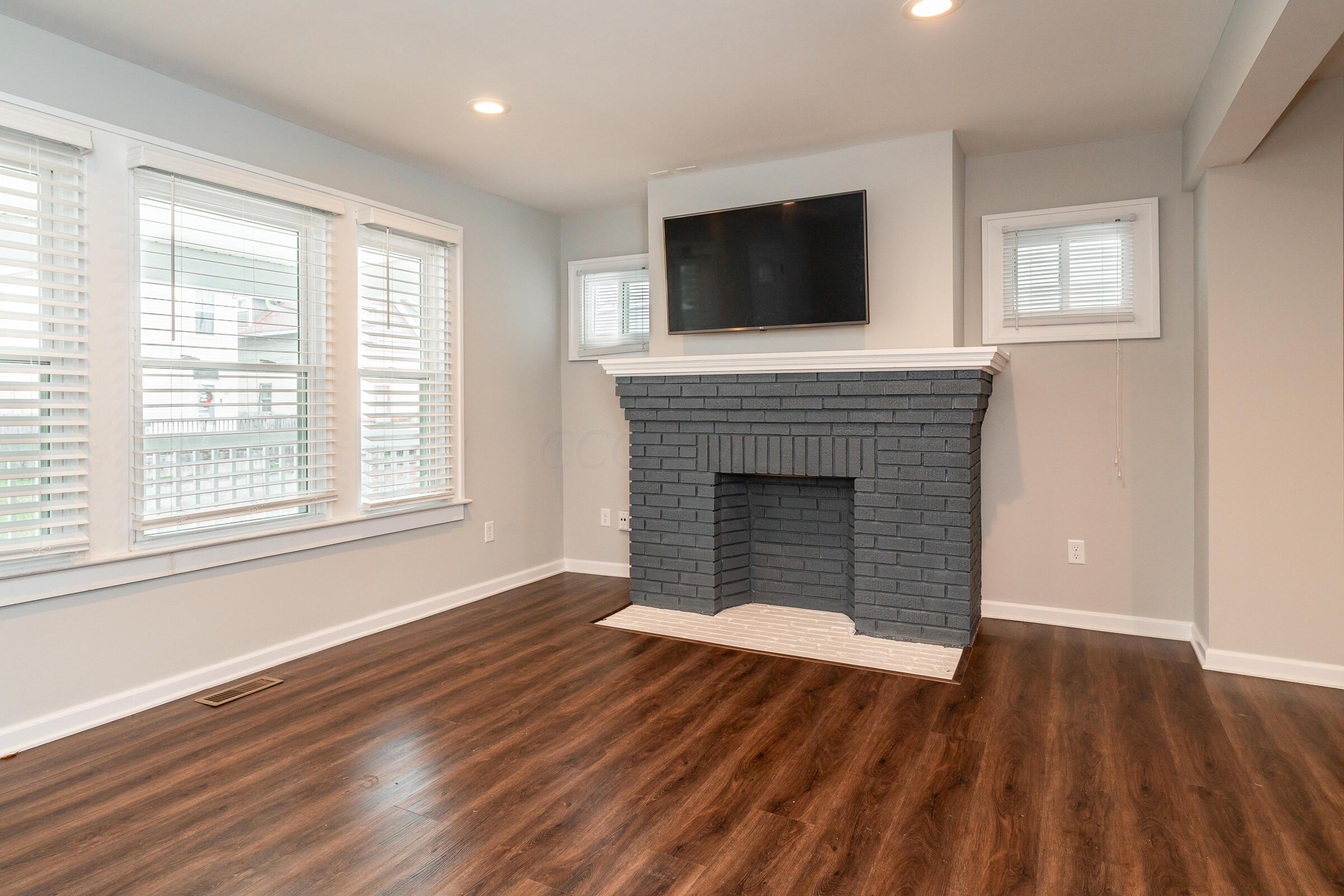 874 Carpenter Street