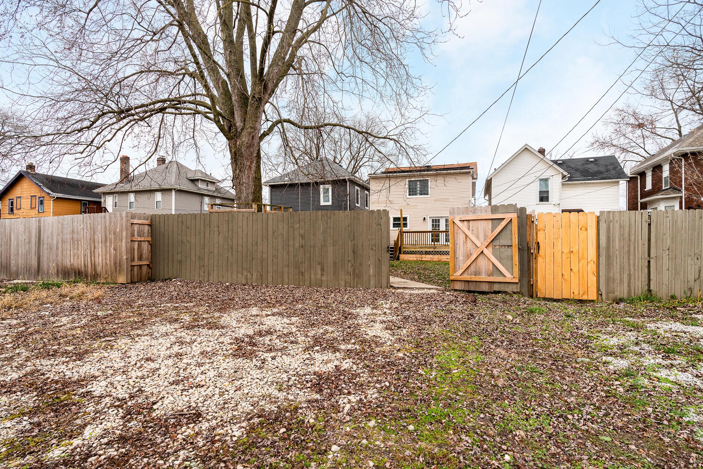 874 Carpenter Street