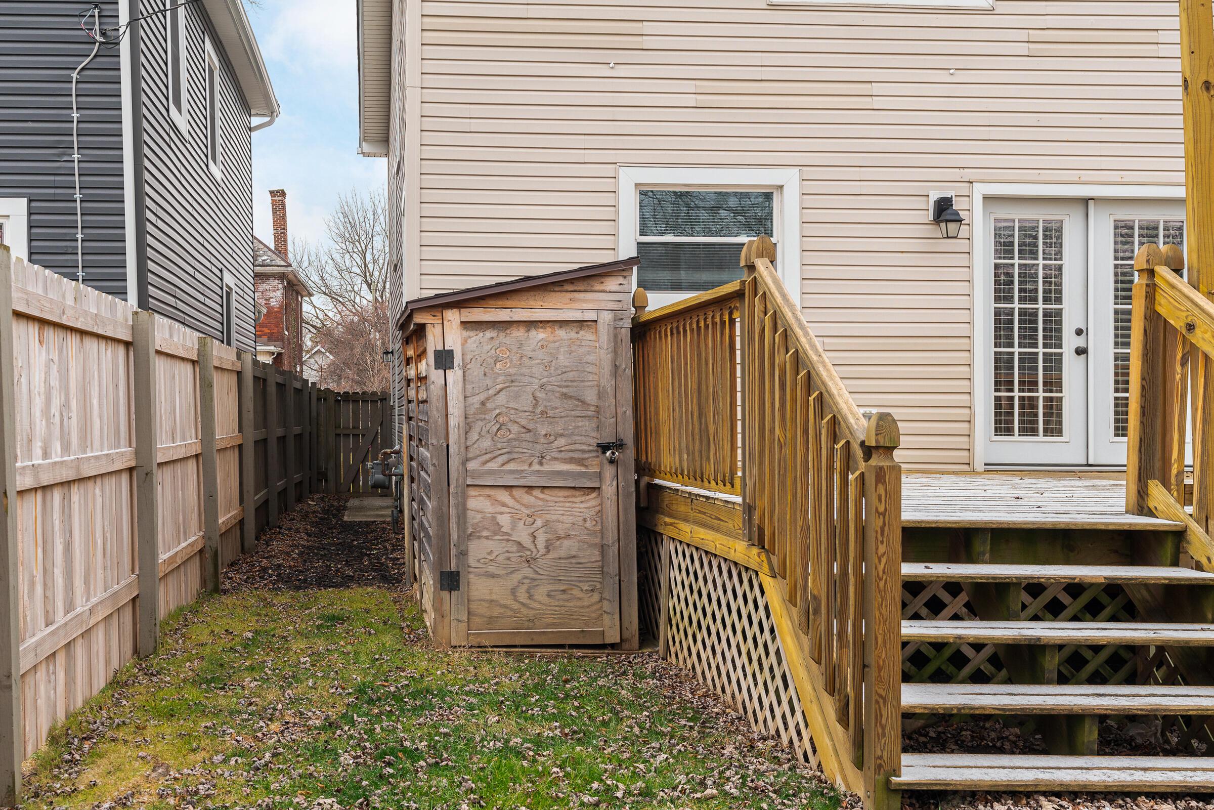 874 Carpenter Street