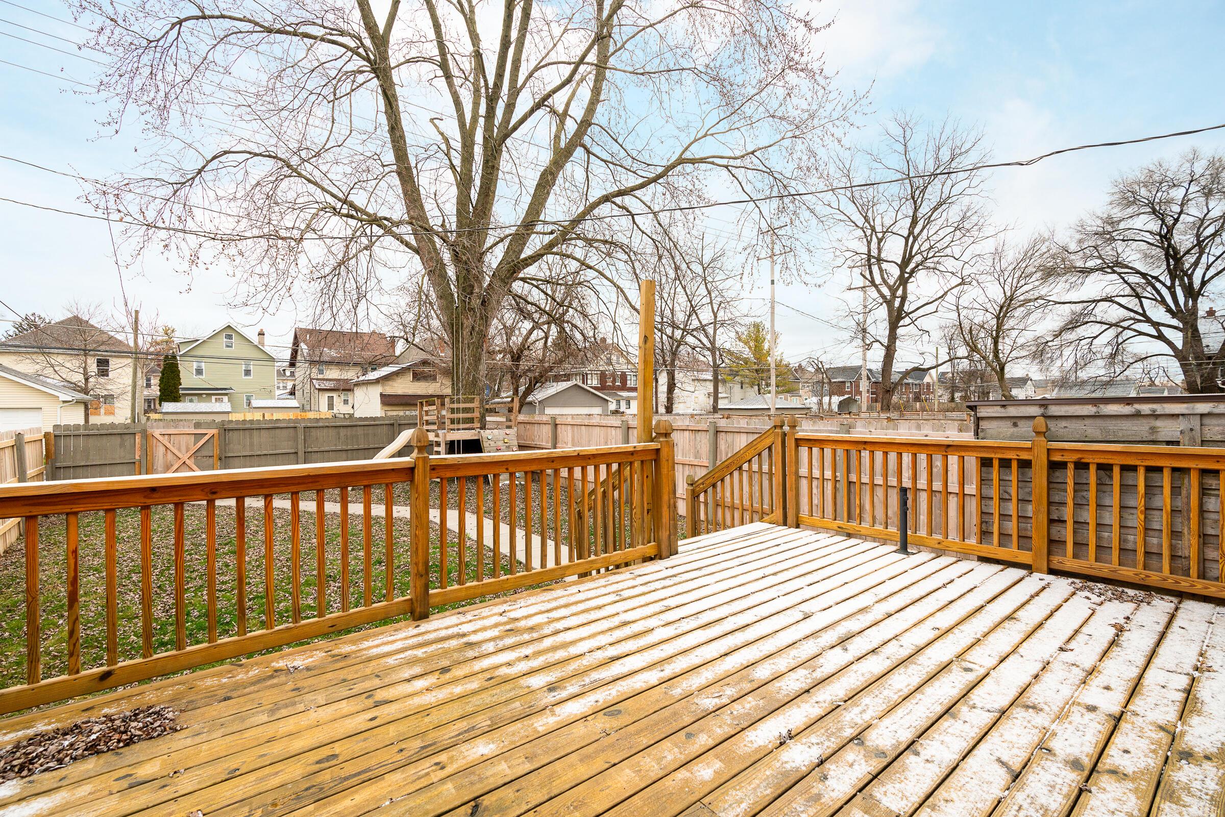 874 Carpenter Street