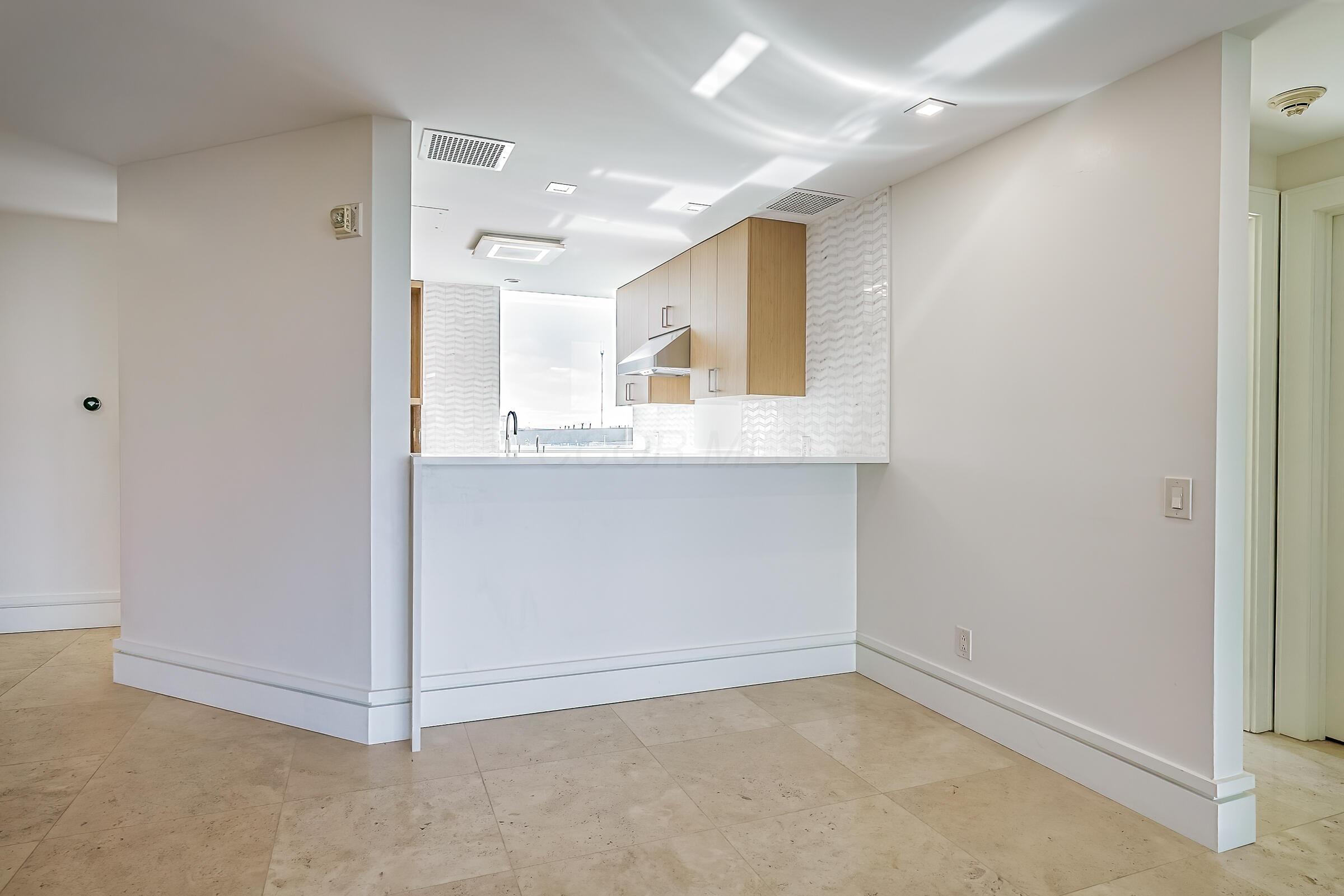 1 Miranova Place, 610