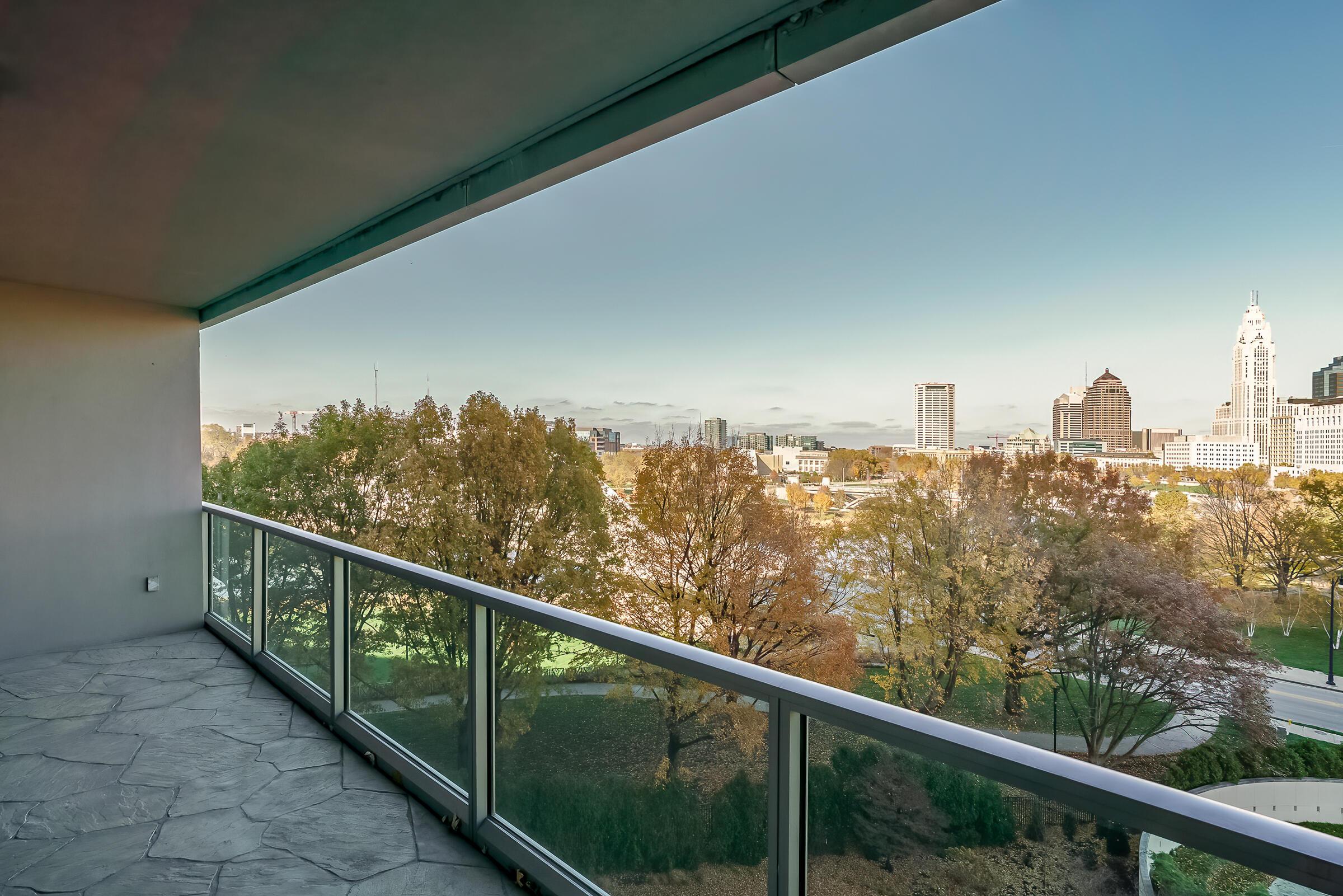 1 Miranova Place, 610