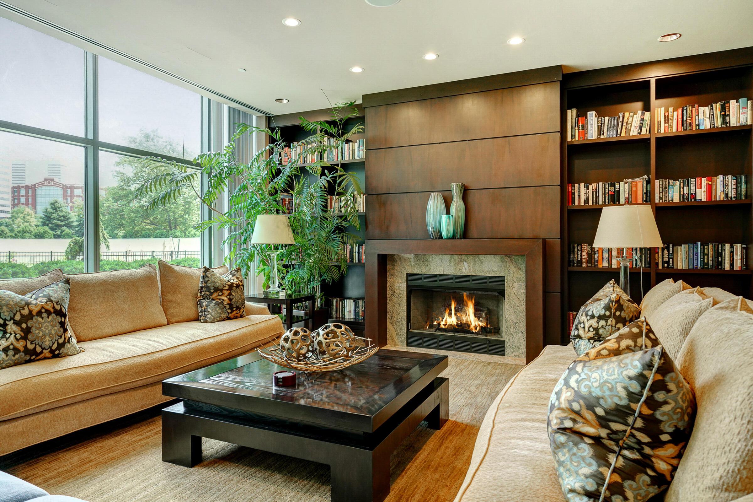 1 Miranova Place, 610