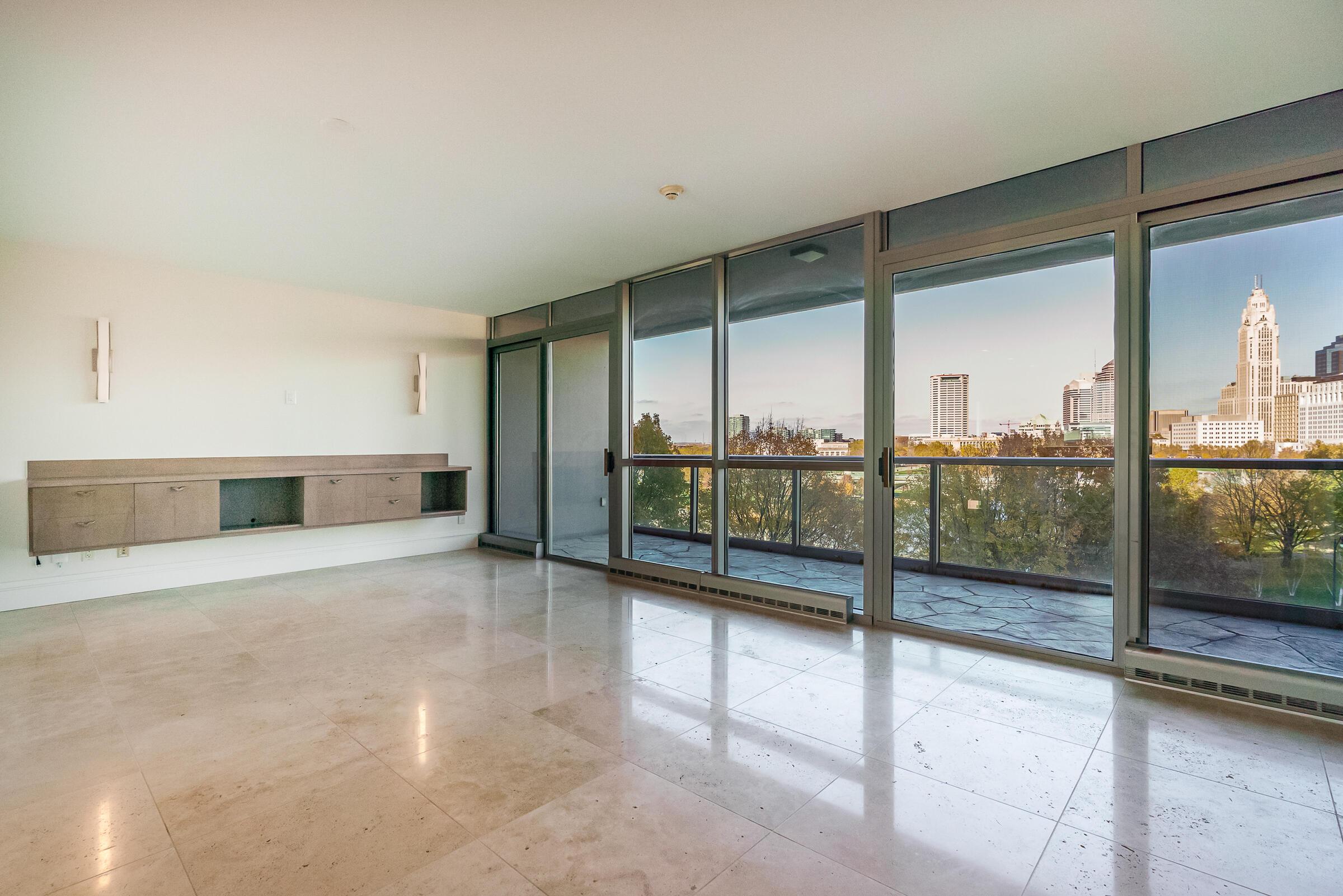 1 Miranova Place, 610